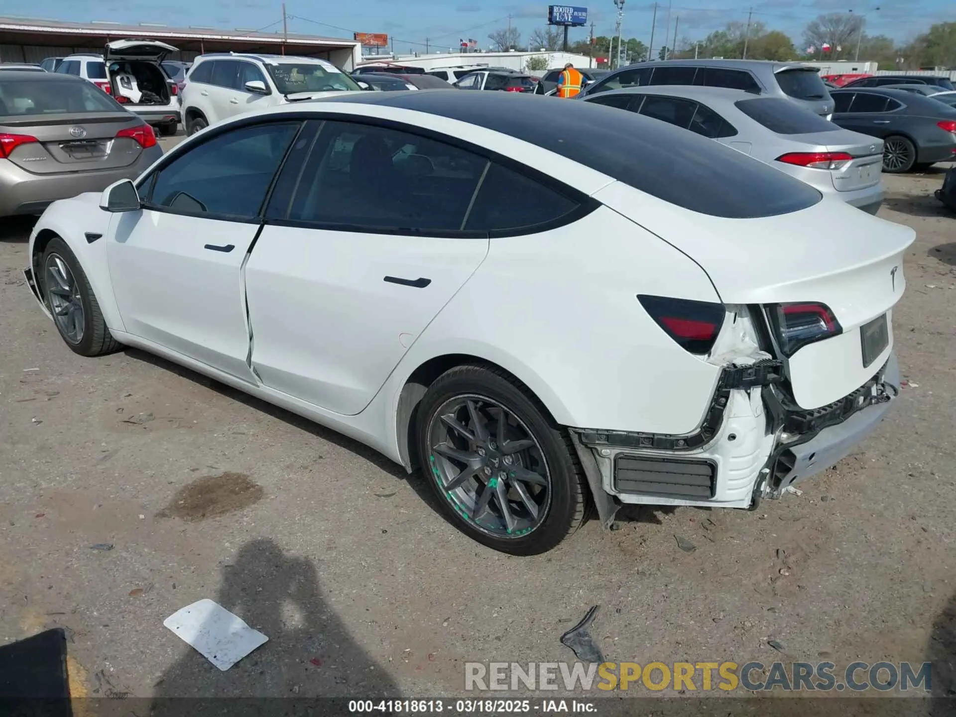 3 fotografías del automóvil dañado 5YJ3E1EB3NF106448 TESLA MODEL 3 2022