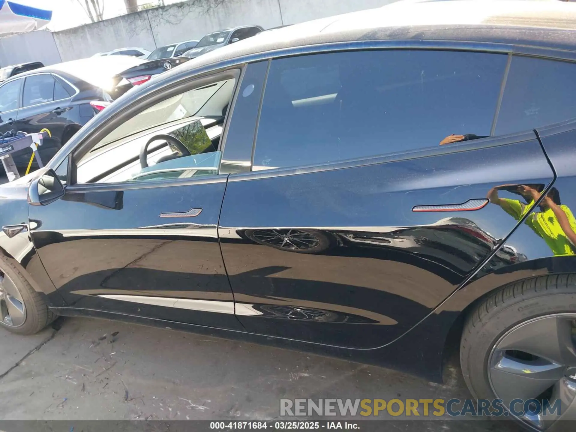 15 fotografías del automóvil dañado 5YJ3E1EB3NF133844 TESLA MODEL 3 2022