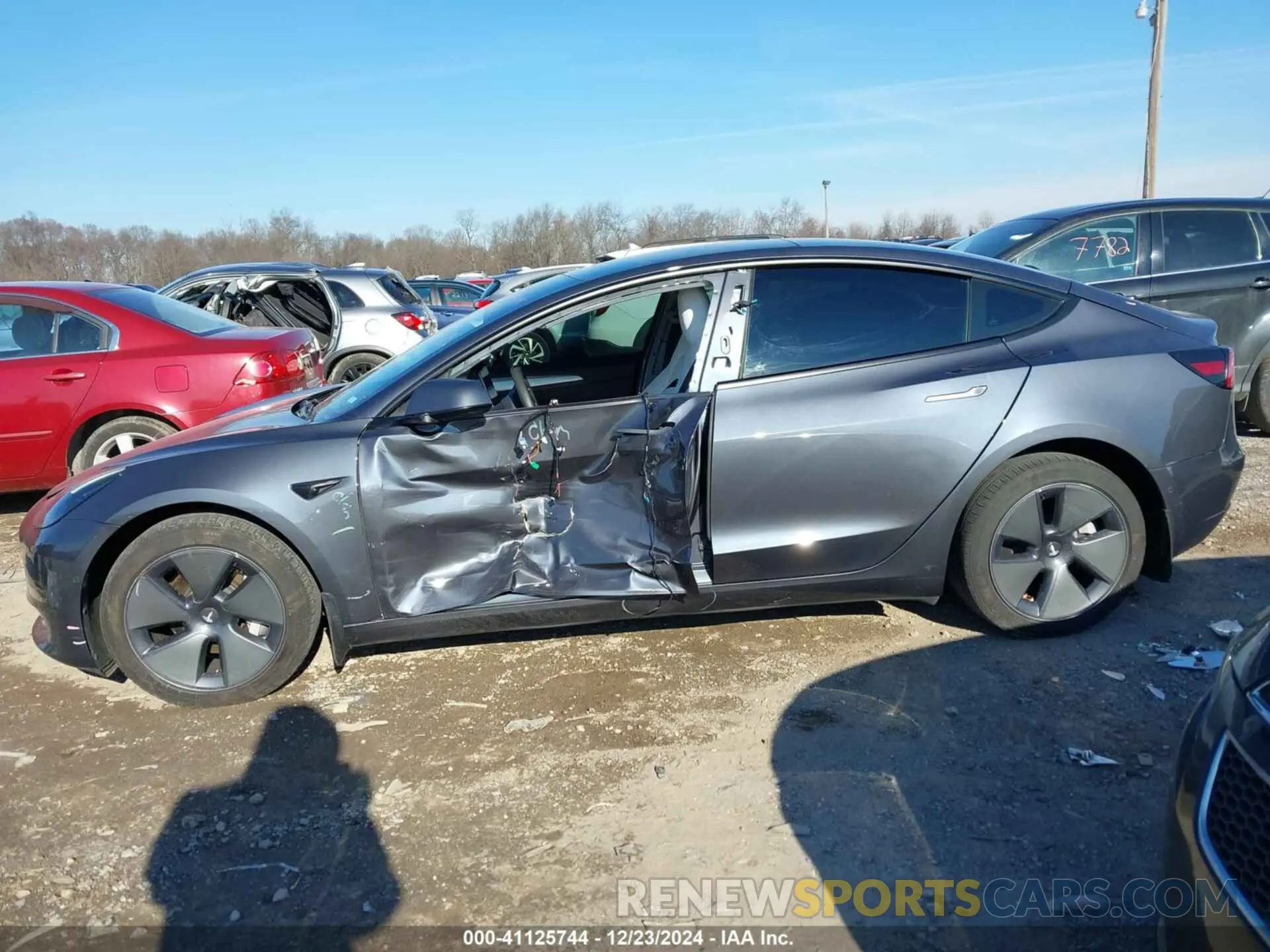 6 fotografías del automóvil dañado 5YJ3E1EB3NF138932 TESLA MODEL 3 2022