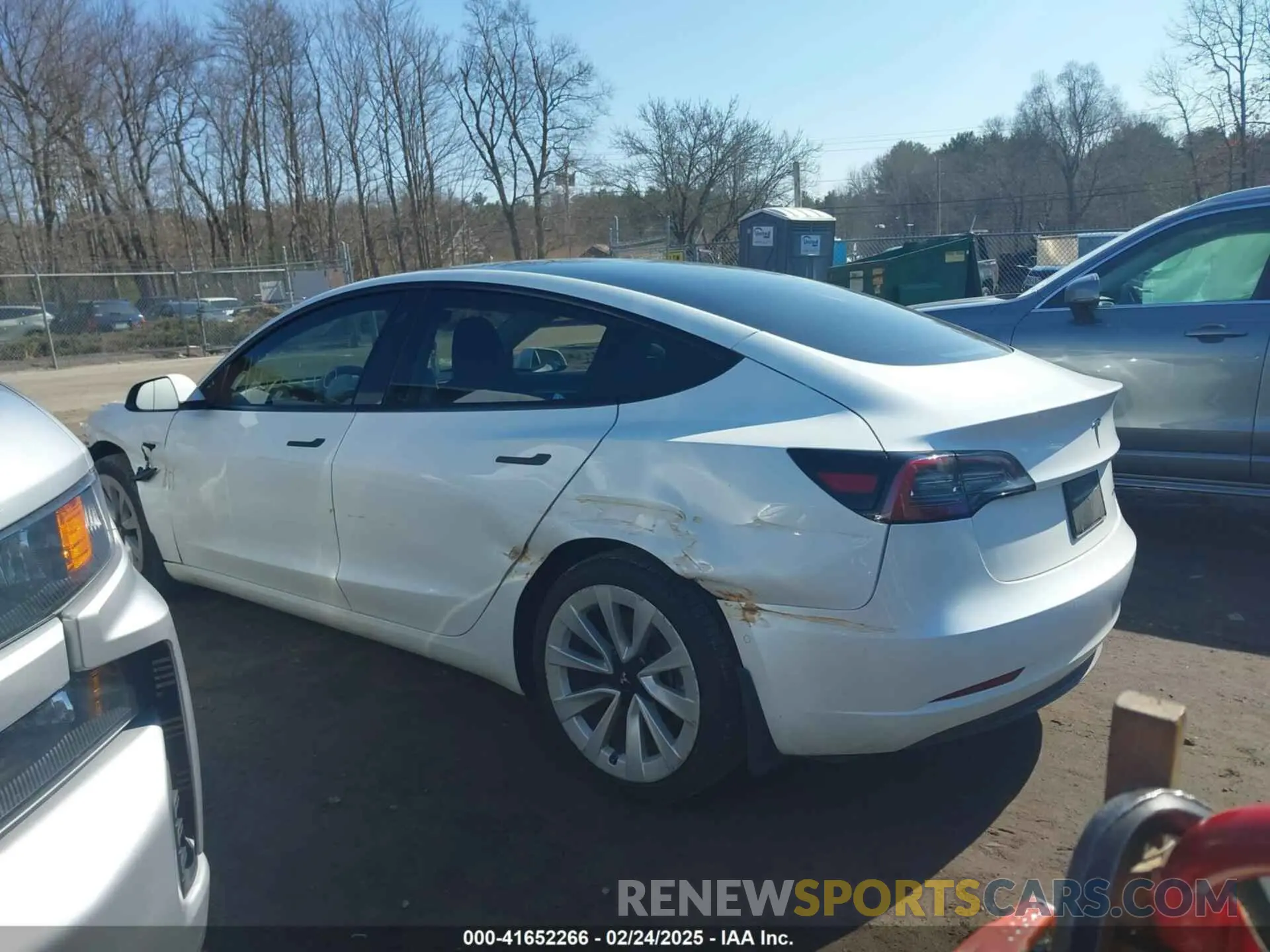 13 fotografías del automóvil dañado 5YJ3E1EB3NF186074 TESLA MODEL 3 2022