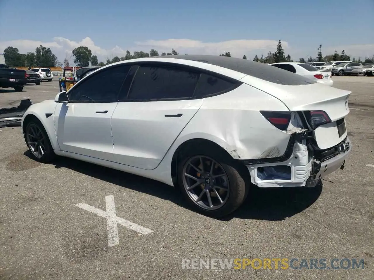 2 fotografías del automóvil dañado 5YJ3E1EB3NF211961 TESLA MODEL 3 2022