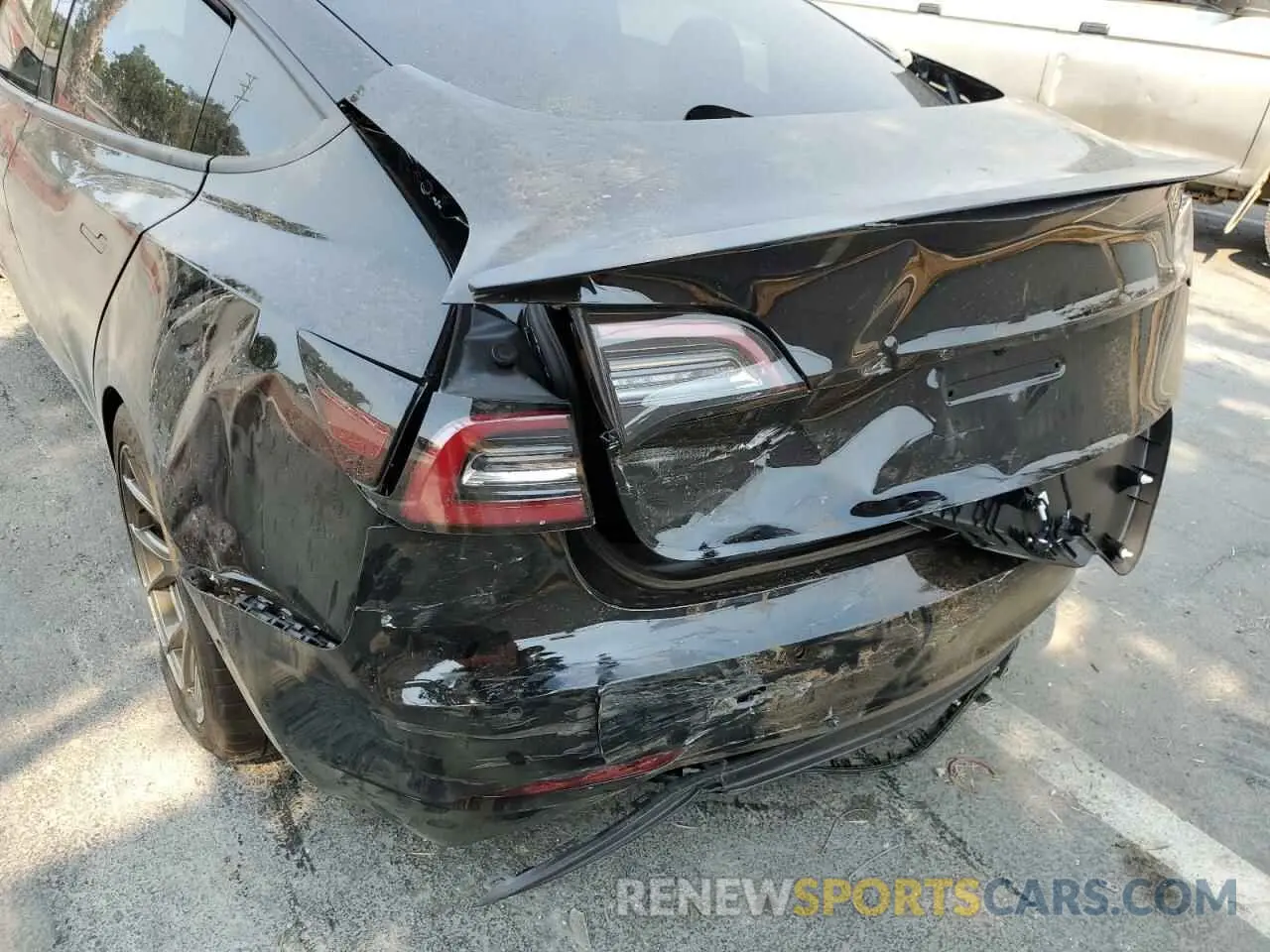 9 fotografías del automóvil dañado 5YJ3E1EB3NF233636 TESLA MODEL 3 2022
