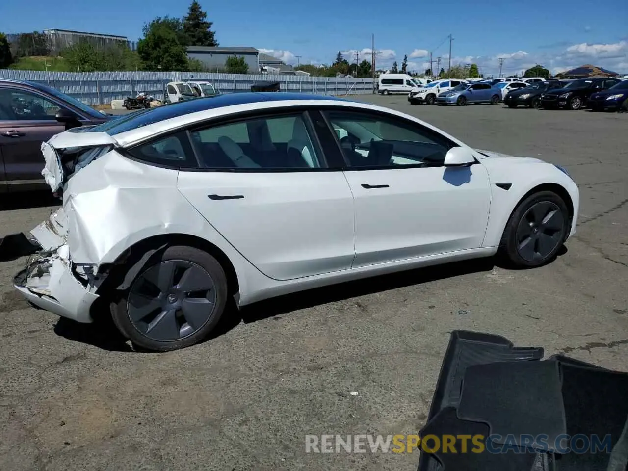 3 fotografías del automóvil dañado 5YJ3E1EB3NF249738 TESLA MODEL 3 2022