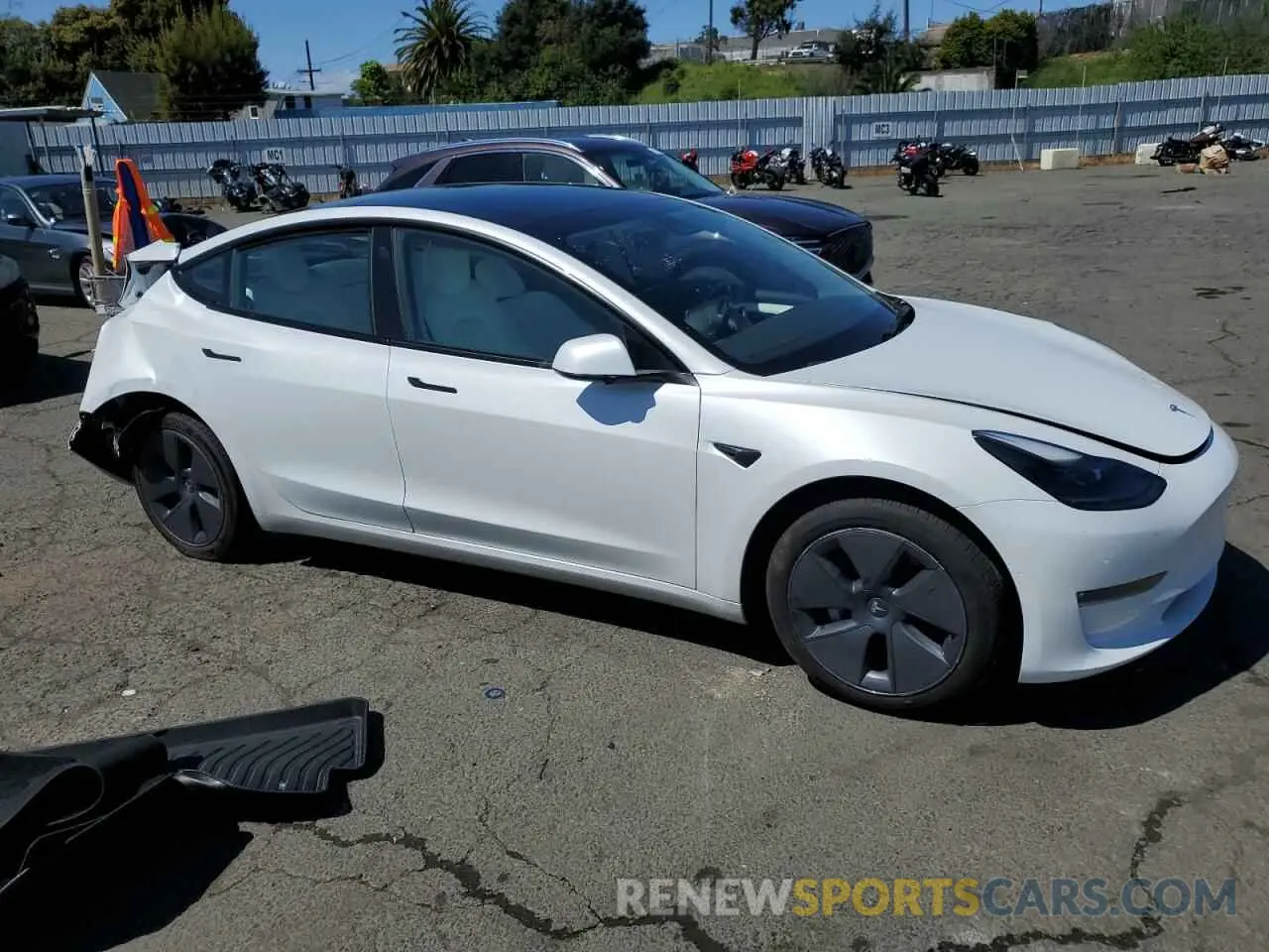 4 fotografías del automóvil dañado 5YJ3E1EB3NF249738 TESLA MODEL 3 2022
