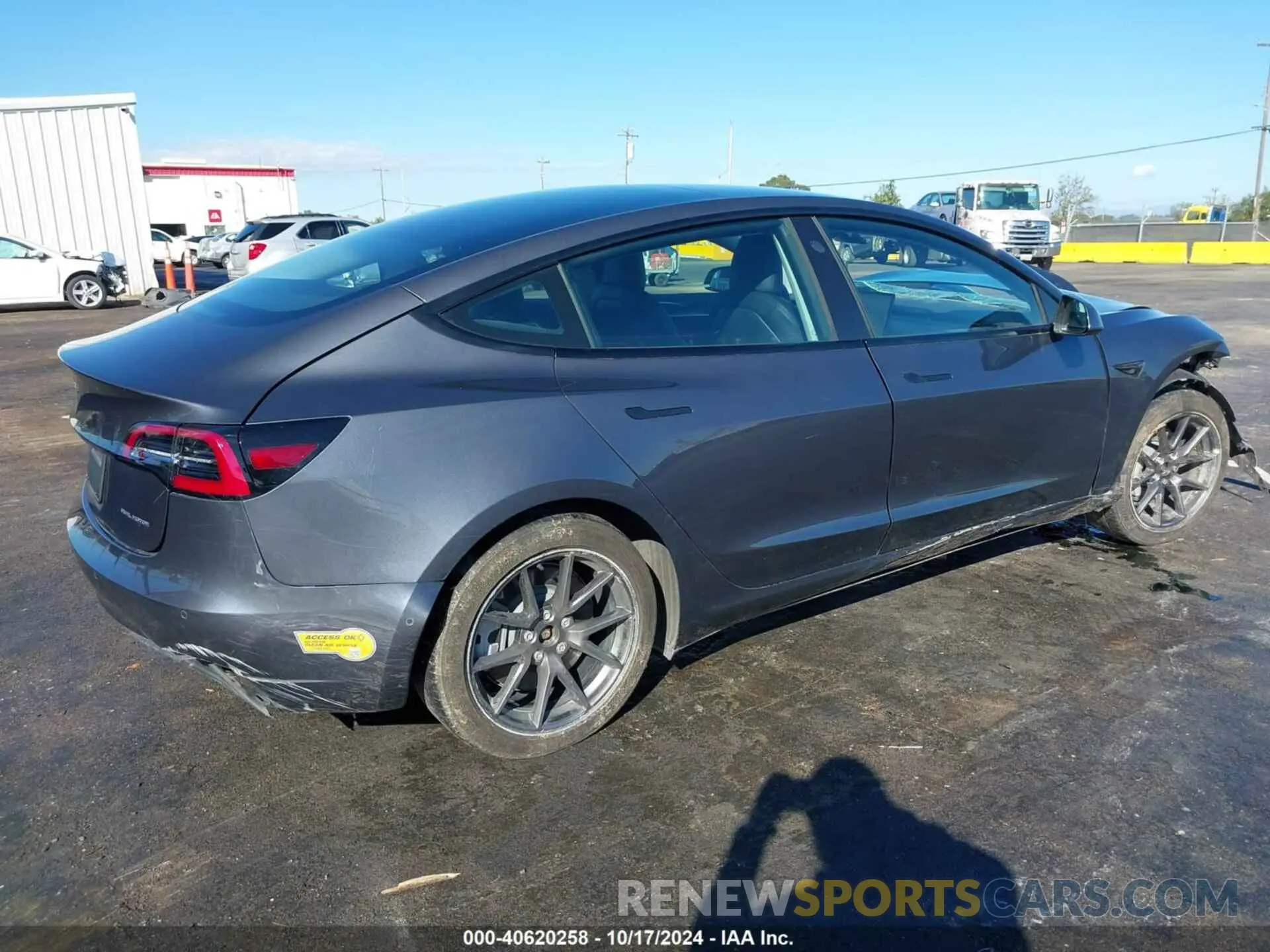4 fotografías del automóvil dañado 5YJ3E1EB3NF249769 TESLA MODEL 3 2022