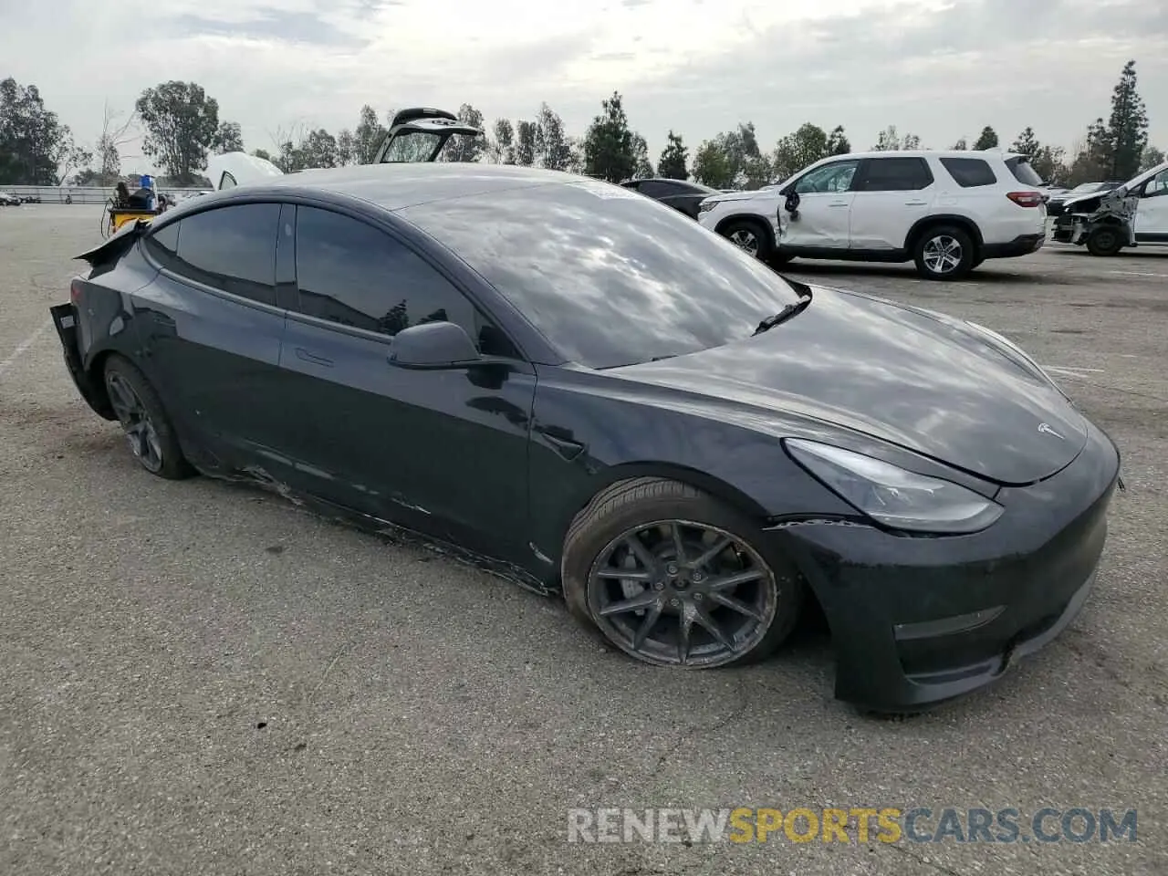 4 fotografías del automóvil dañado 5YJ3E1EB3NF257774 TESLA MODEL 3 2022