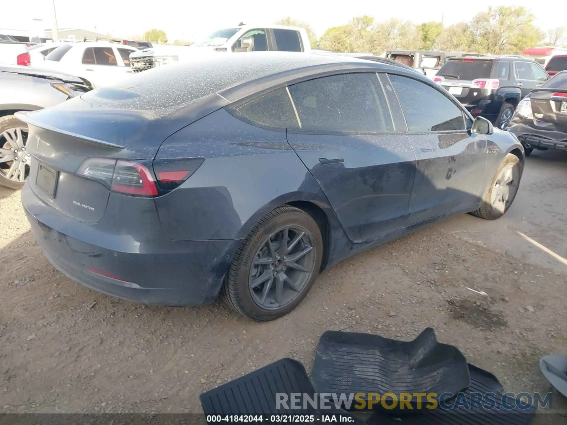 4 fotografías del automóvil dañado 5YJ3E1EB3NF264532 TESLA MODEL 3 2022