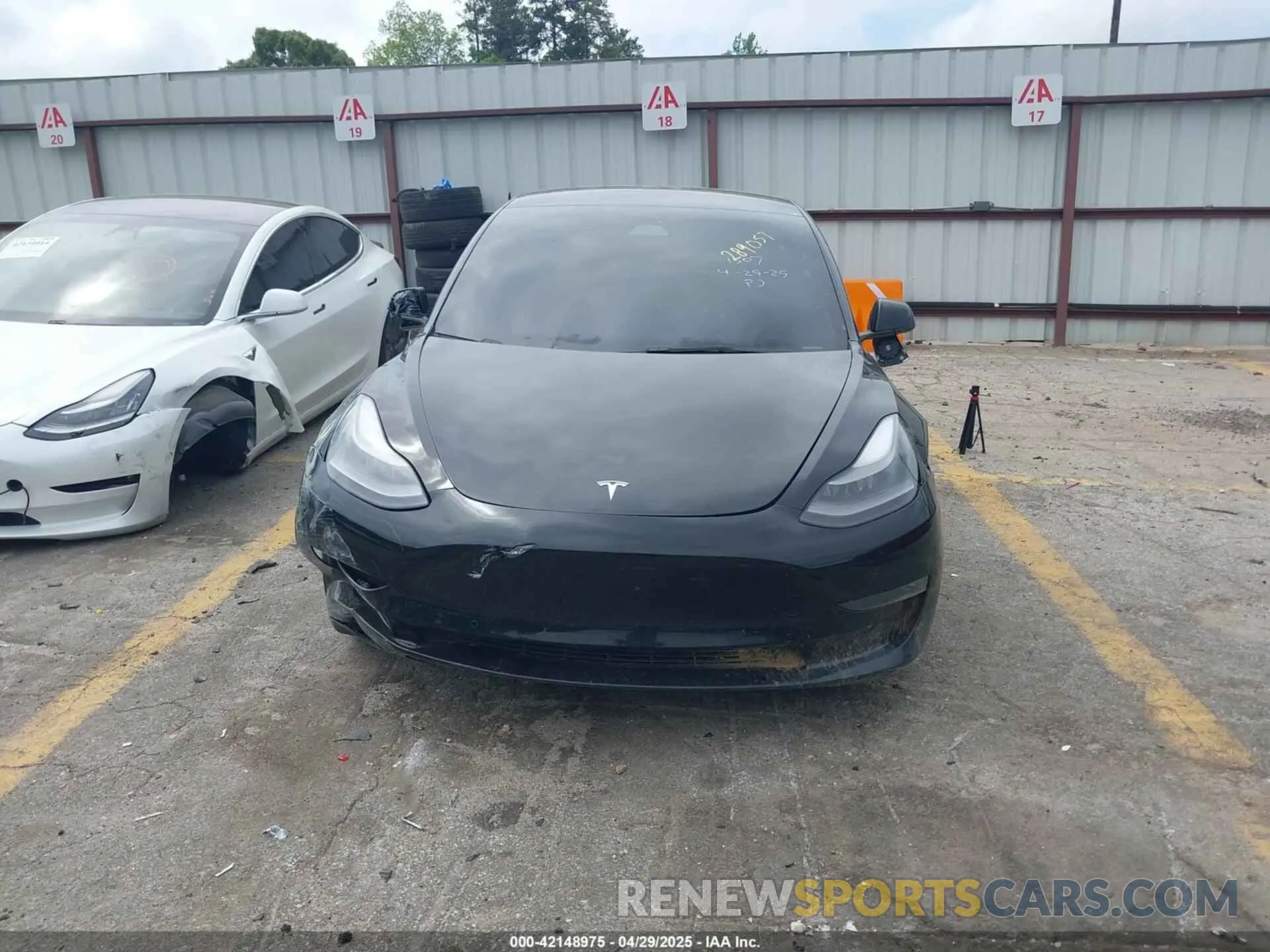 12 fotografías del automóvil dañado 5YJ3E1EB3NF289057 TESLA MODEL 3 2022