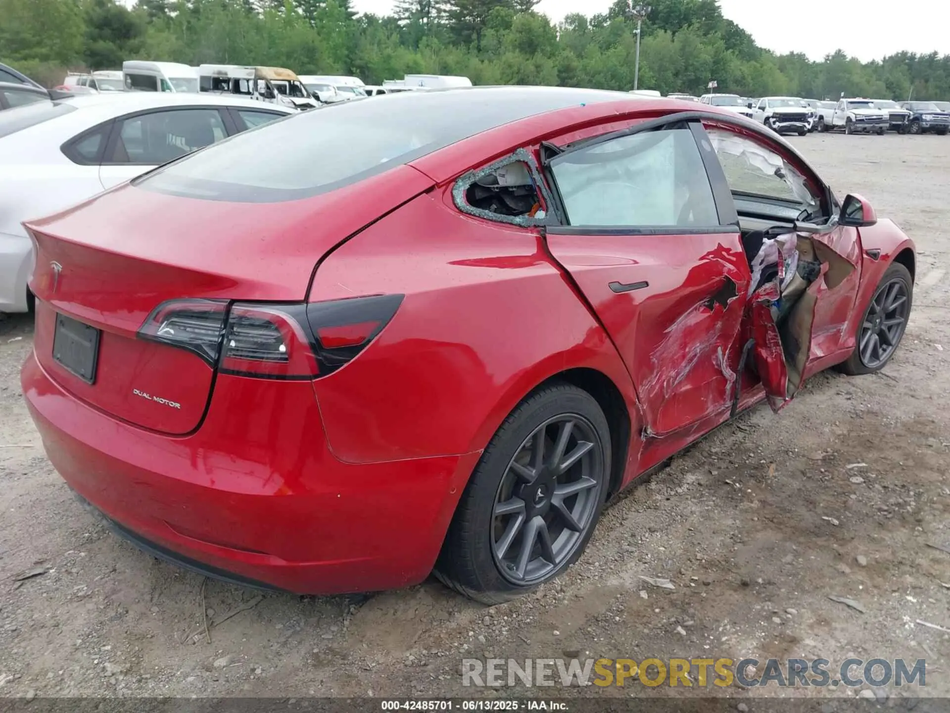 4 fotografías del automóvil dañado 5YJ3E1EB3NF324681 TESLA MODEL 3 2022