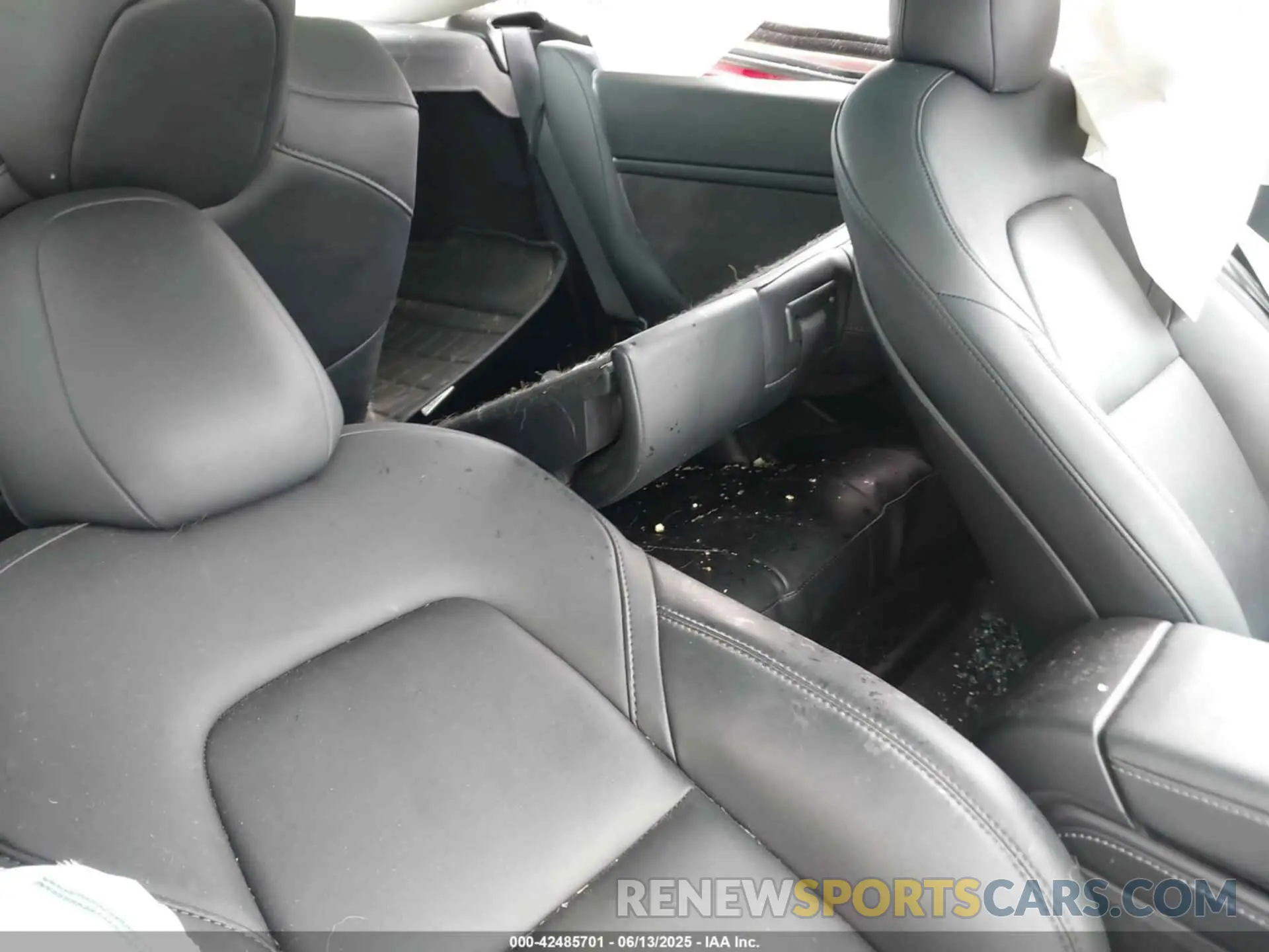 8 fotografías del automóvil dañado 5YJ3E1EB3NF324681 TESLA MODEL 3 2022