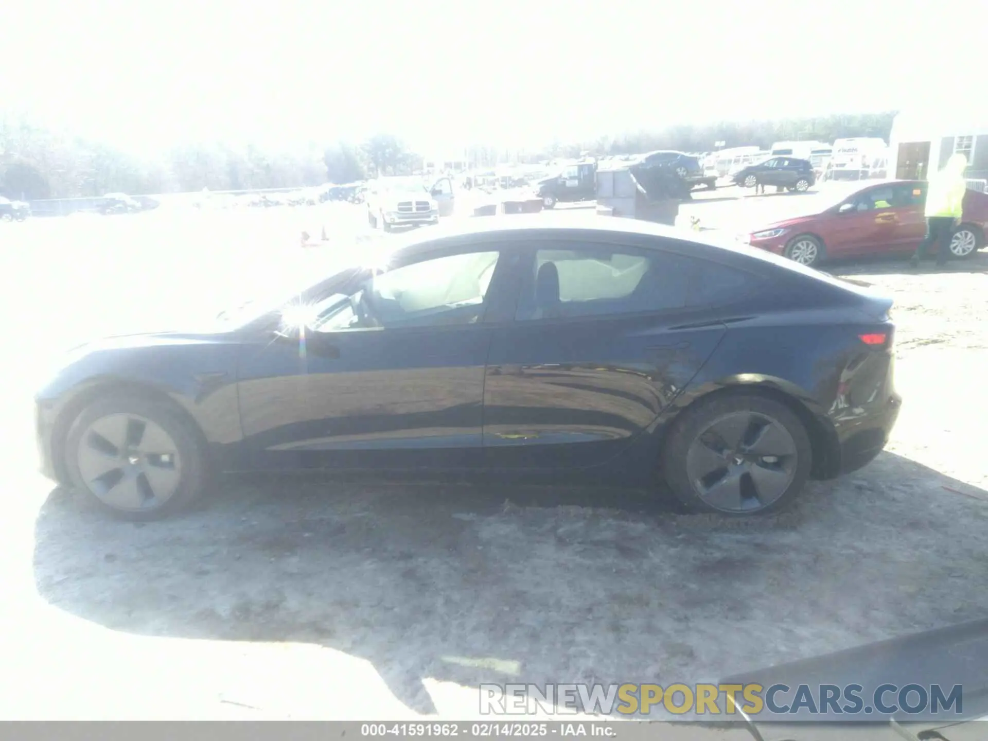 14 fotografías del automóvil dañado 5YJ3E1EB3NF334059 TESLA MODEL 3 2022