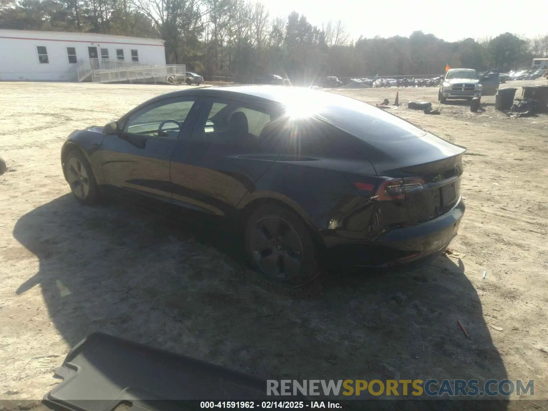 3 fotografías del automóvil dañado 5YJ3E1EB3NF334059 TESLA MODEL 3 2022