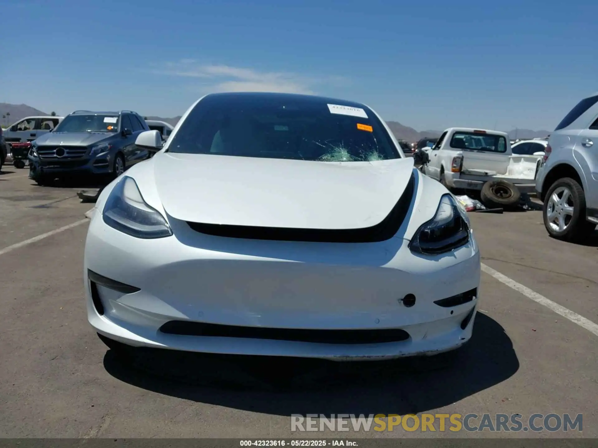 11 fotografías del automóvil dañado 5YJ3E1EB3NF348267 TESLA MODEL 3 2022