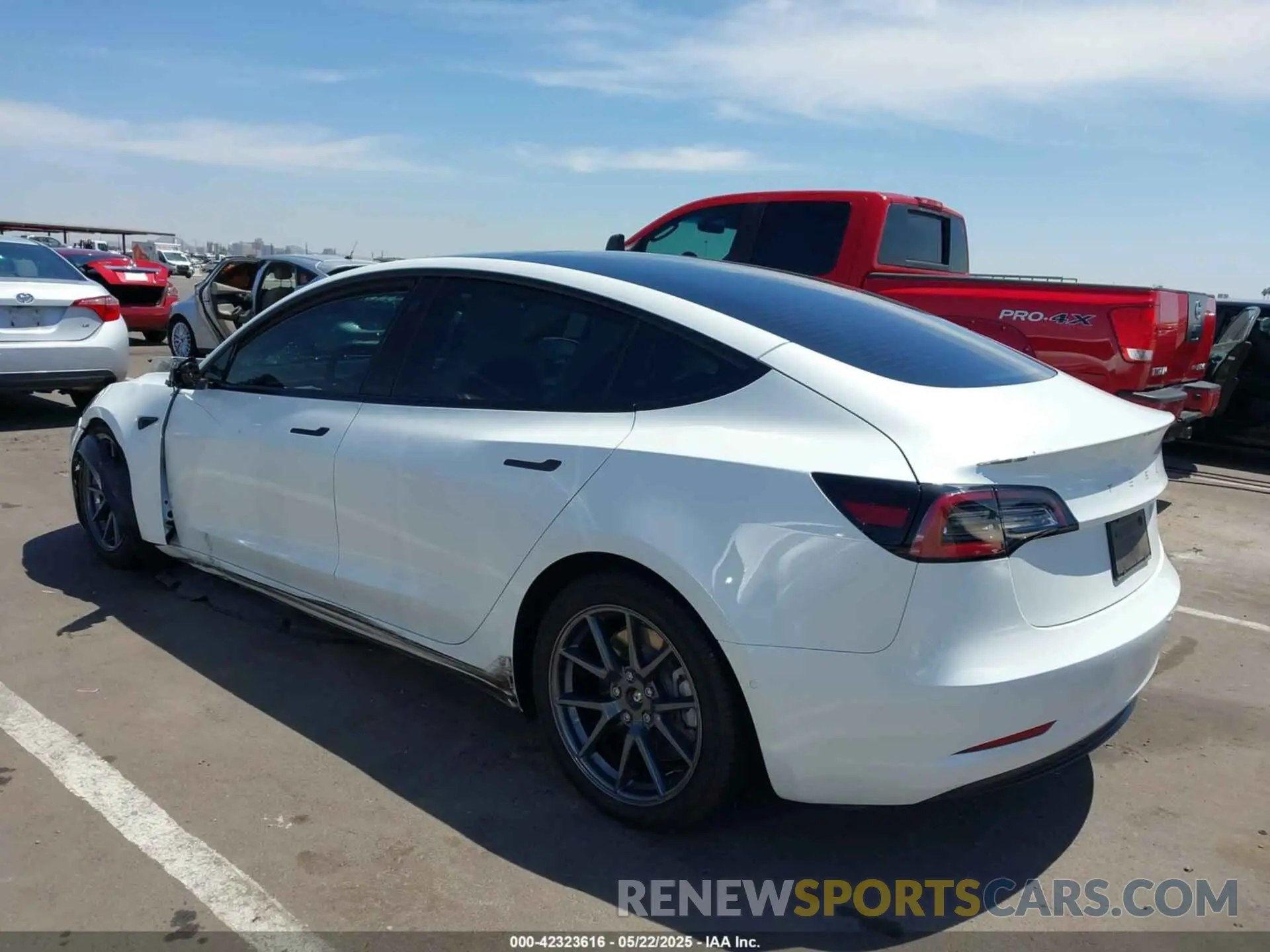 3 fotografías del automóvil dañado 5YJ3E1EB3NF348267 TESLA MODEL 3 2022