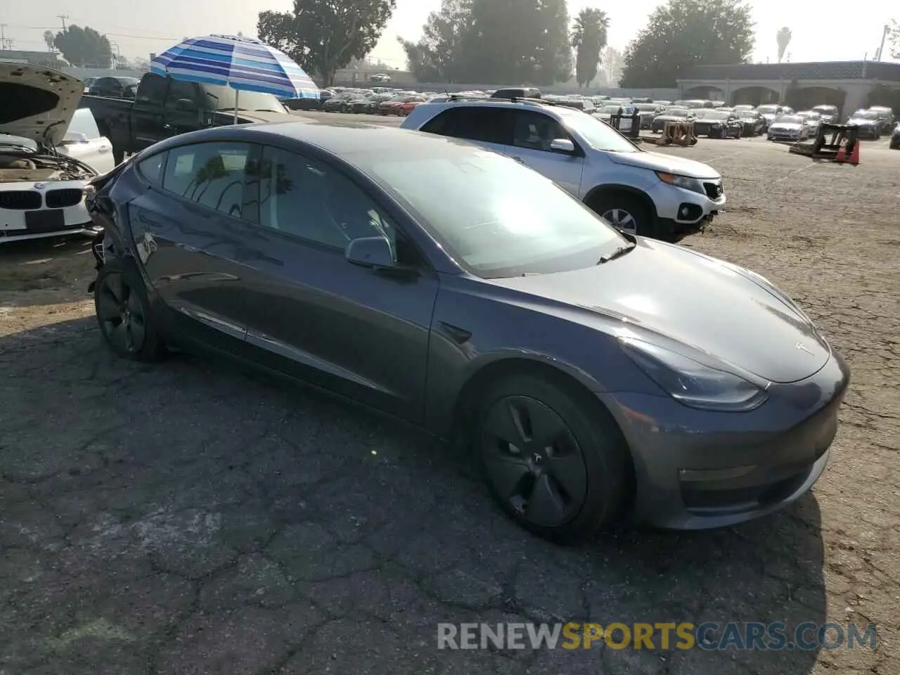 4 fotografías del automóvil dañado 5YJ3E1EB4NF108676 TESLA MODEL 3 2022