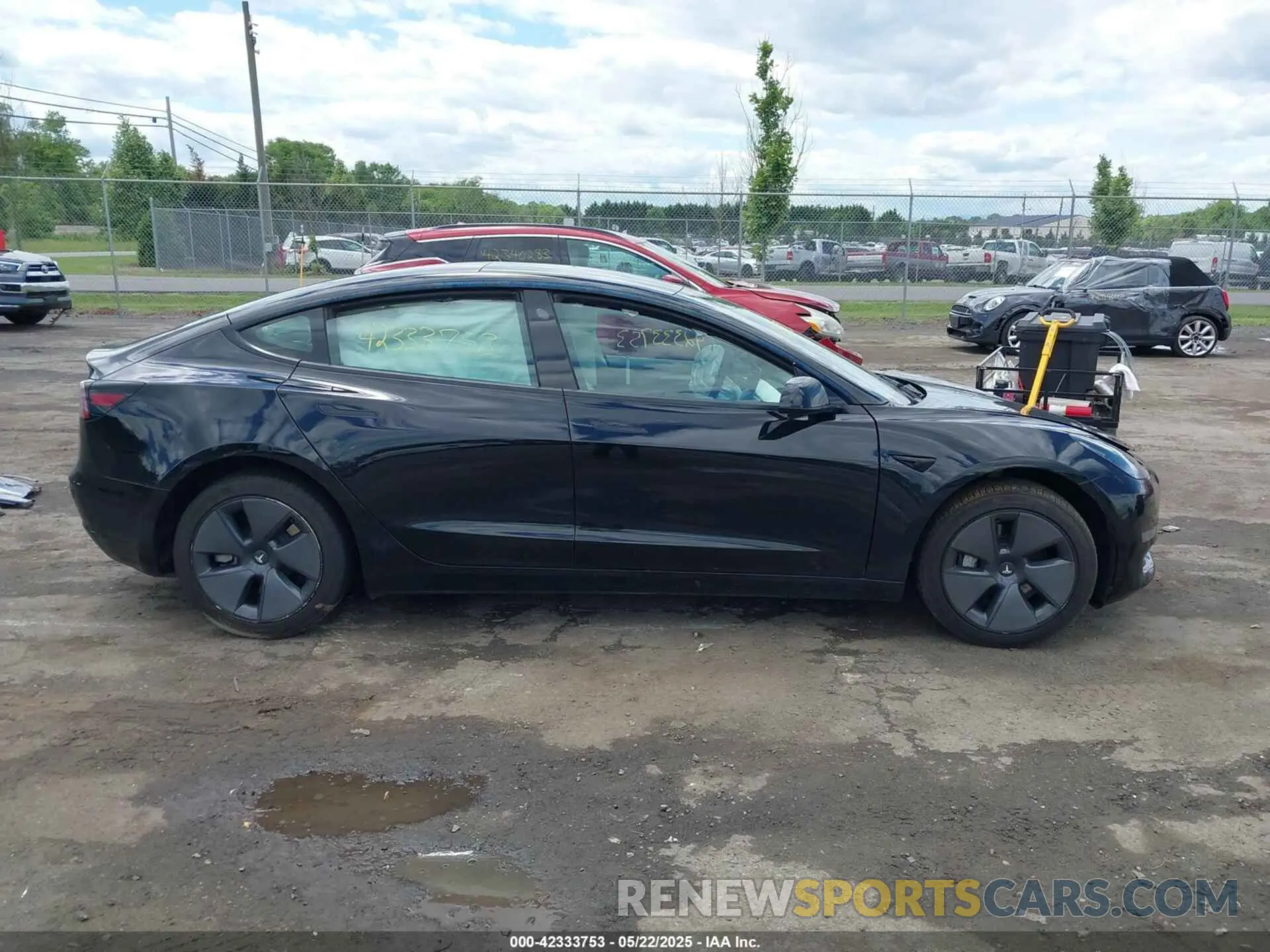 14 fotografías del automóvil dañado 5YJ3E1EB4NF120875 TESLA MODEL 3 2022