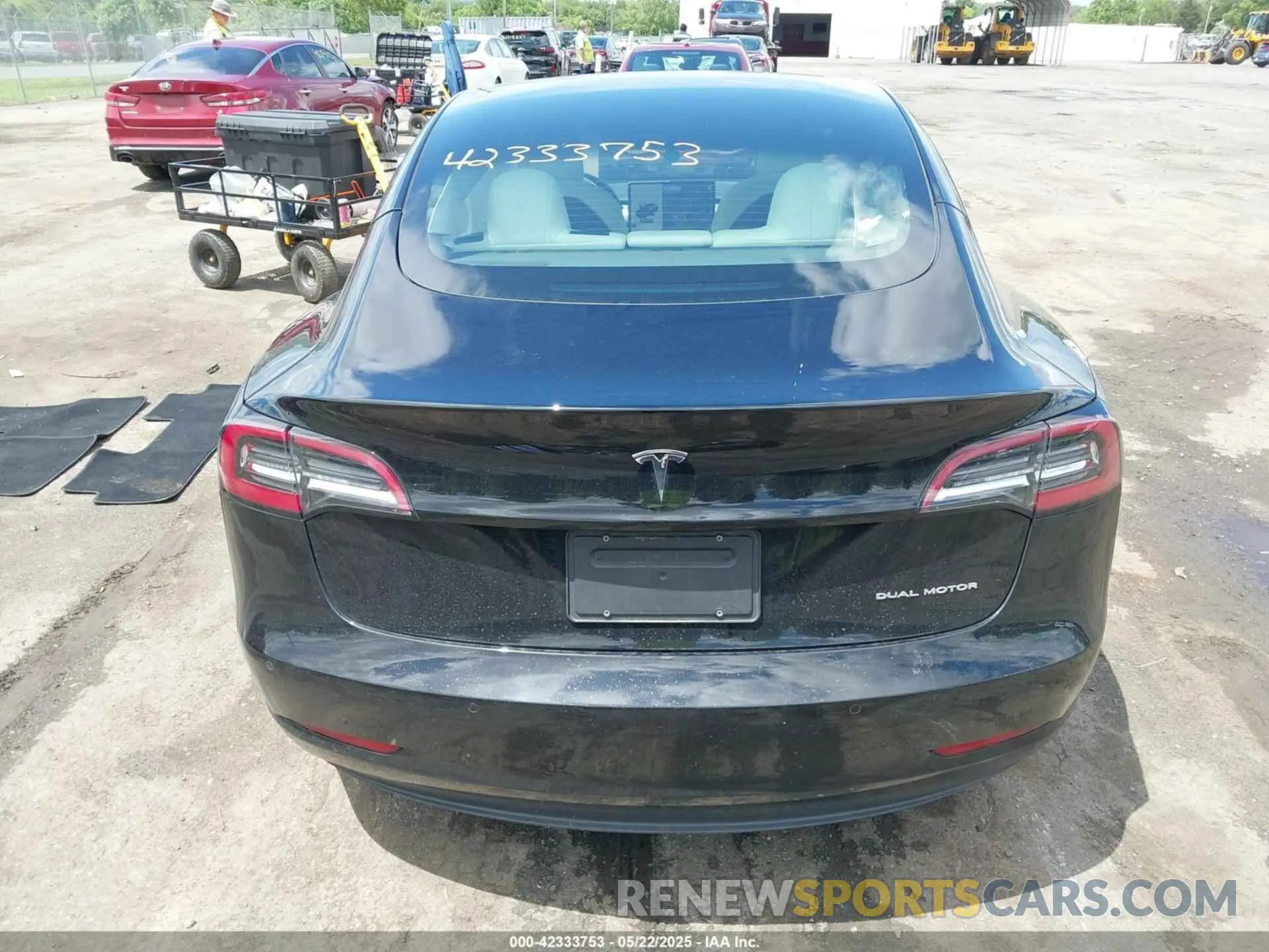 17 fotografías del automóvil dañado 5YJ3E1EB4NF120875 TESLA MODEL 3 2022