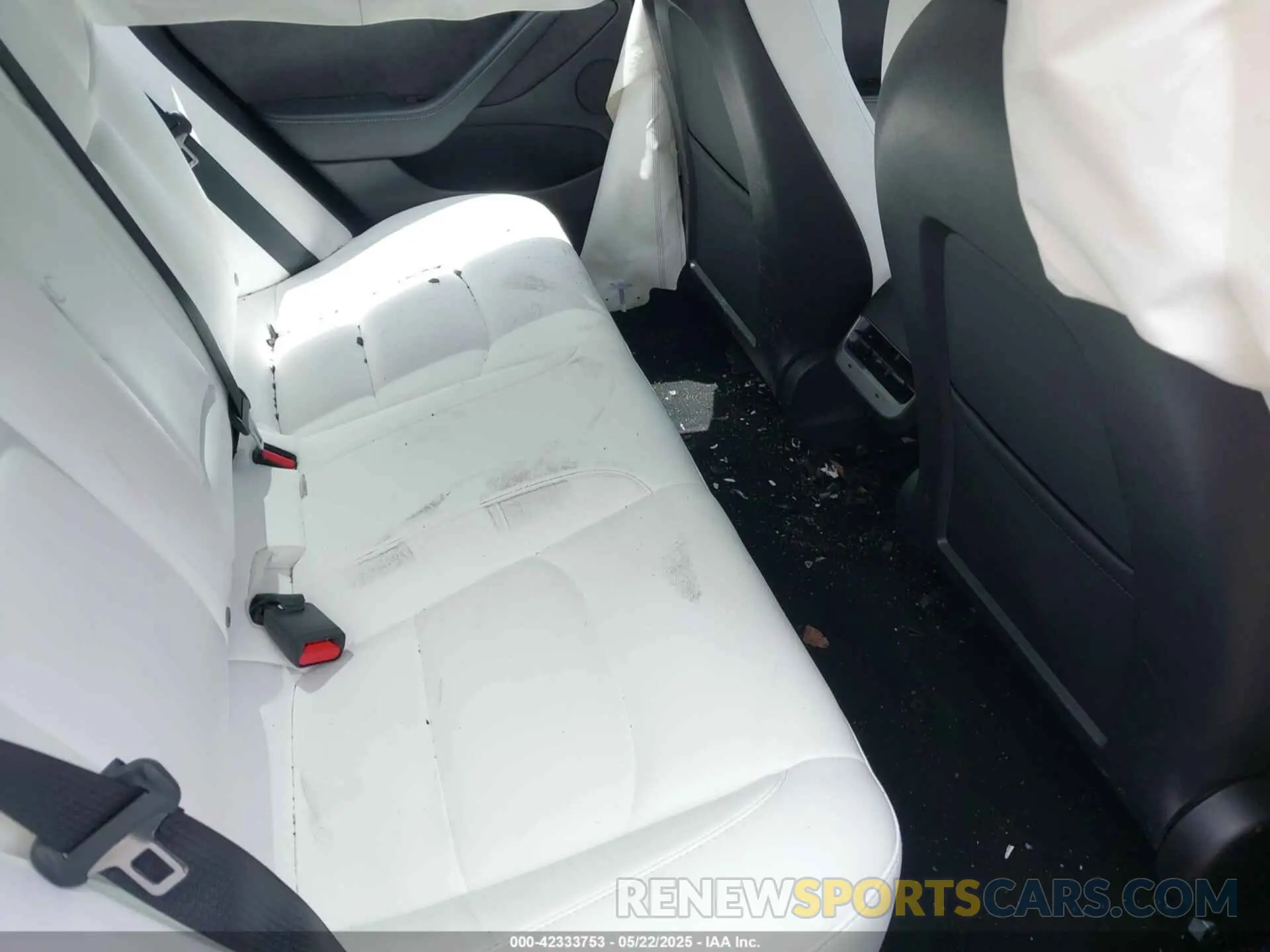 8 fotografías del automóvil dañado 5YJ3E1EB4NF120875 TESLA MODEL 3 2022