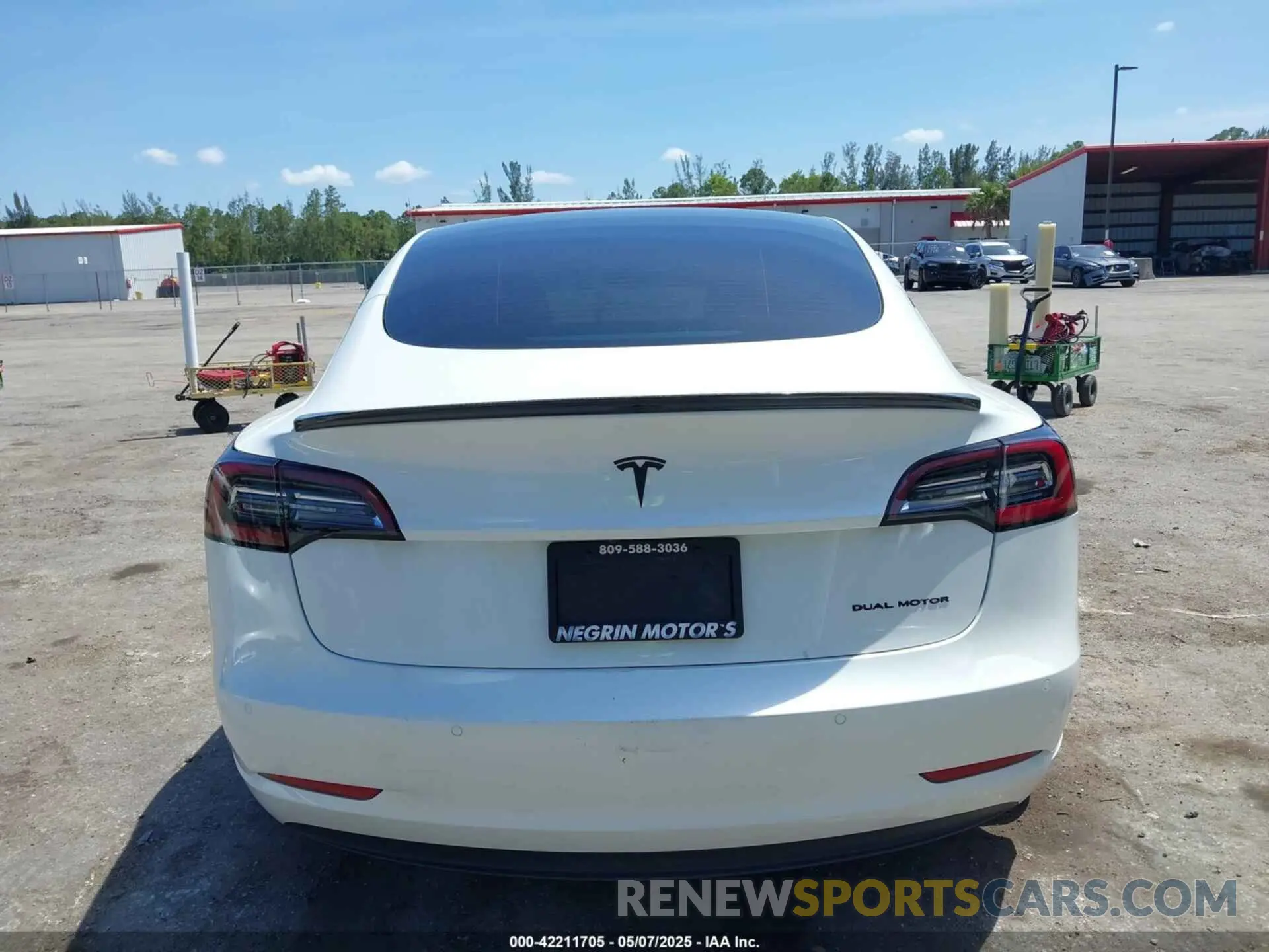 17 fotografías del automóvil dañado 5YJ3E1EB4NF163001 TESLA MODEL 3 2022