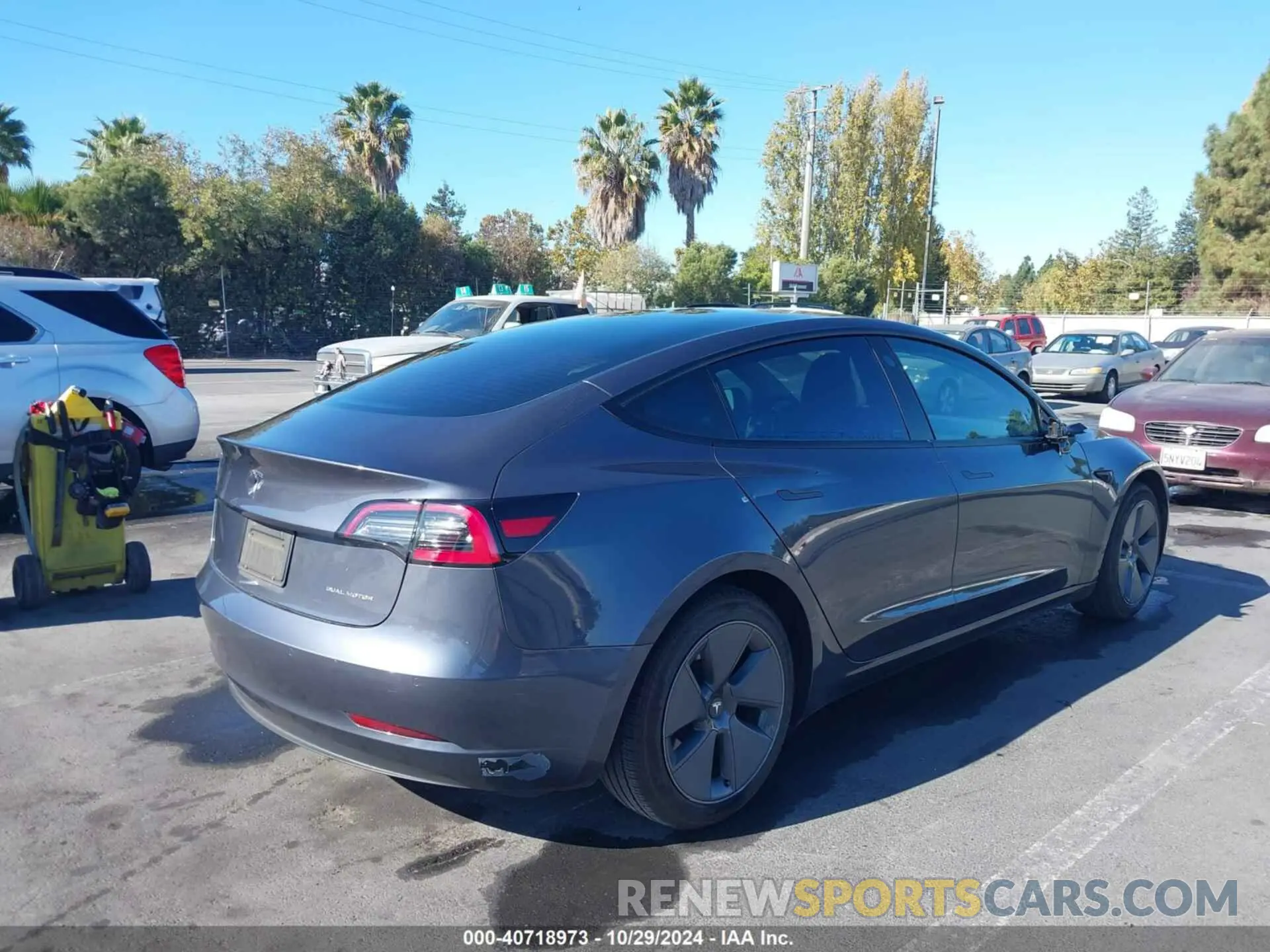 4 fotografías del automóvil dañado 5YJ3E1EB4NF171860 TESLA MODEL 3 2022