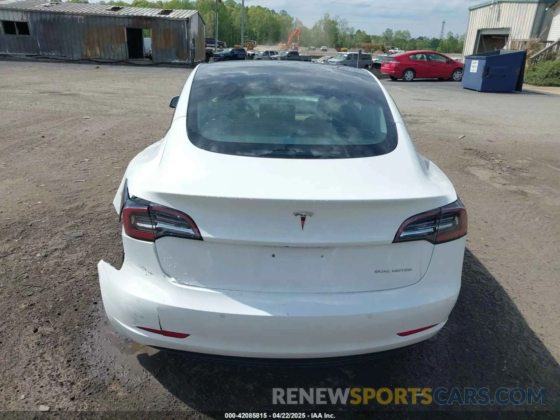 16 fotografías del automóvil dañado 5YJ3E1EB4NF183832 TESLA MODEL 3 2022