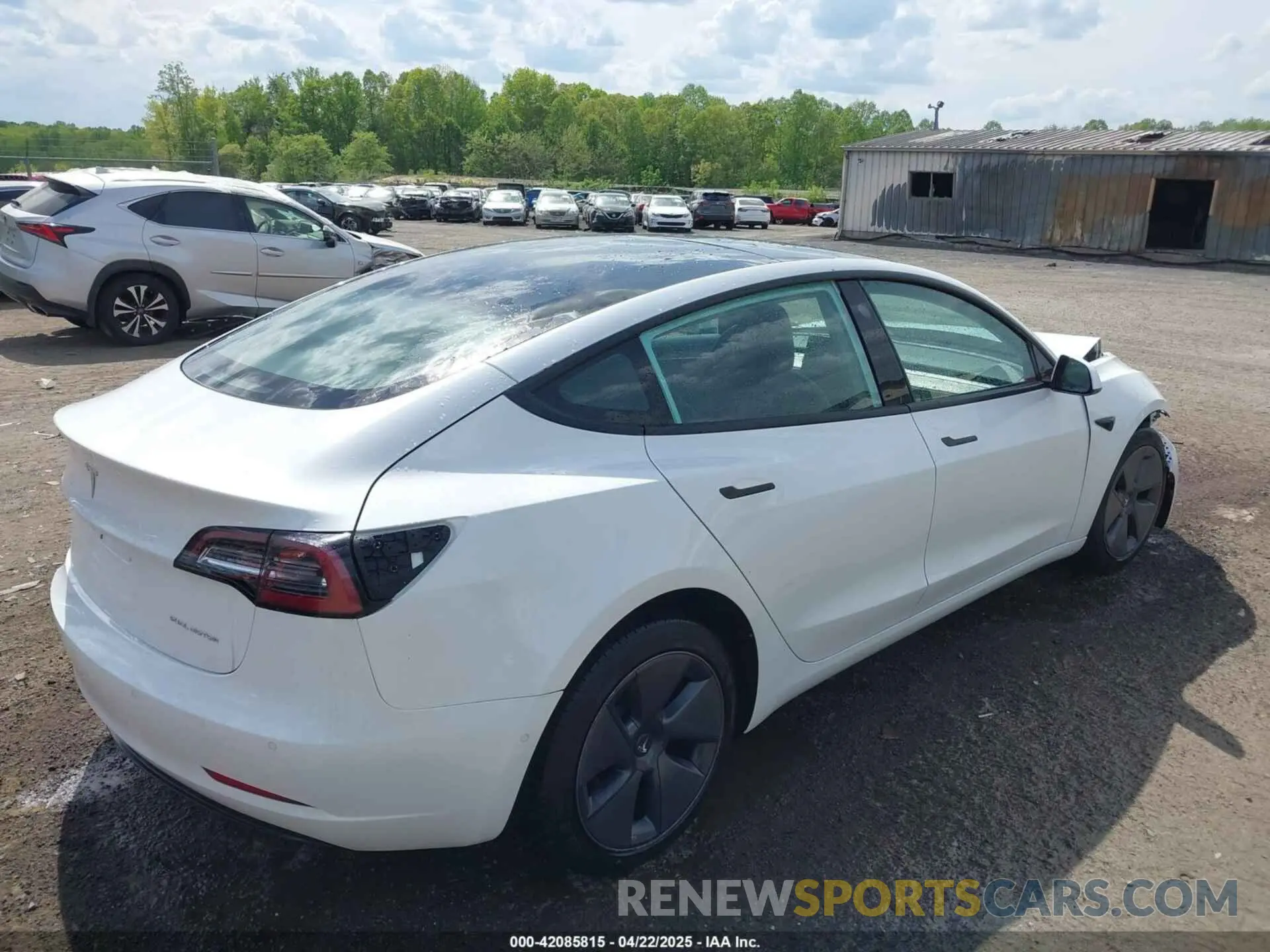 4 fotografías del automóvil dañado 5YJ3E1EB4NF183832 TESLA MODEL 3 2022