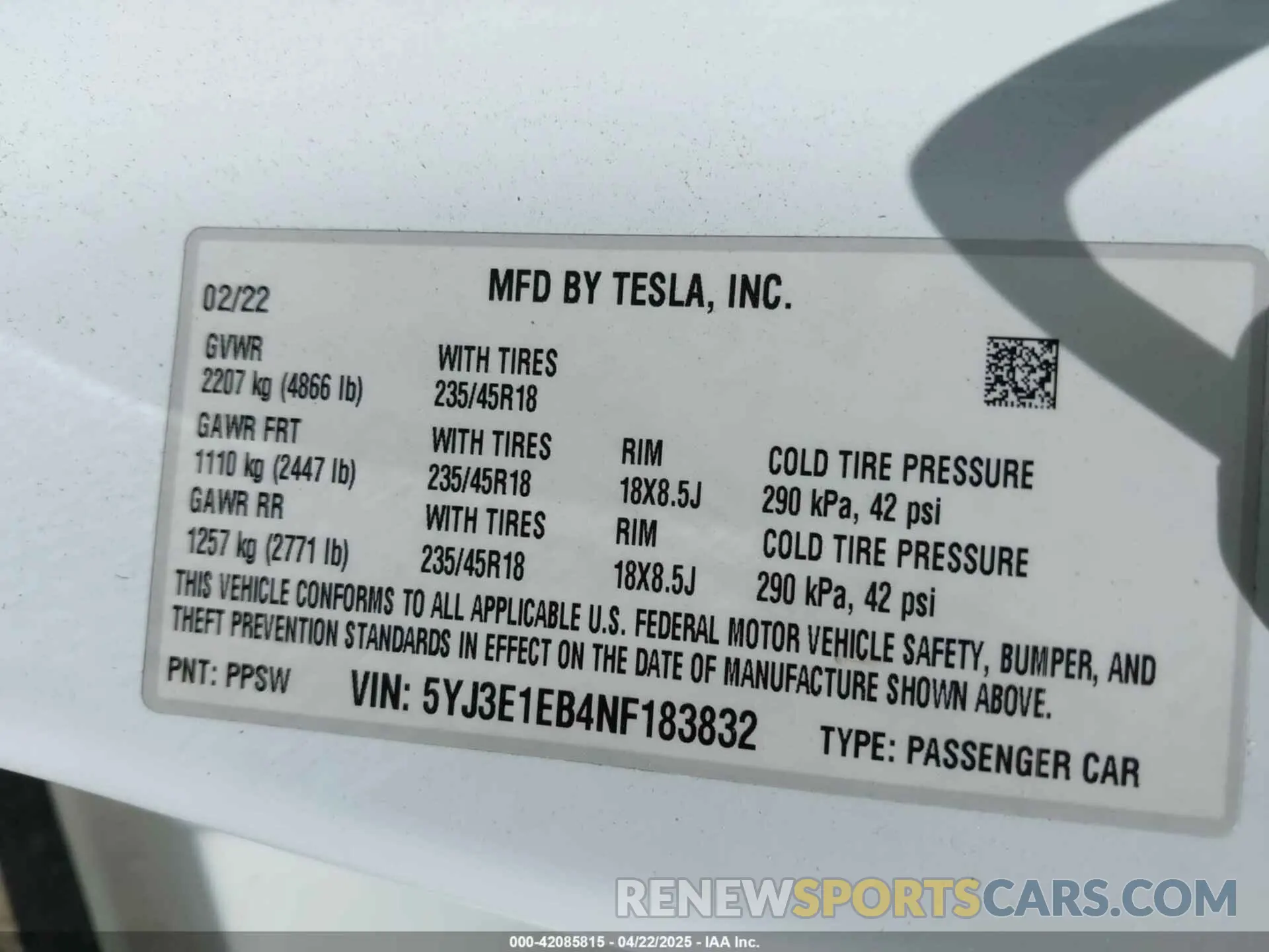 9 fotografías del automóvil dañado 5YJ3E1EB4NF183832 TESLA MODEL 3 2022