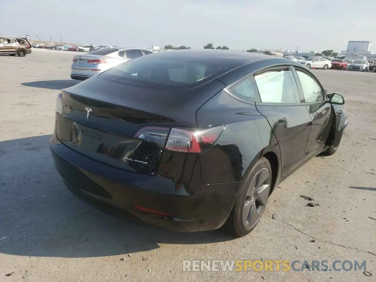 4 fotografías del automóvil dañado 5YJ3E1EB4NF190375 TESLA MODEL 3 2022