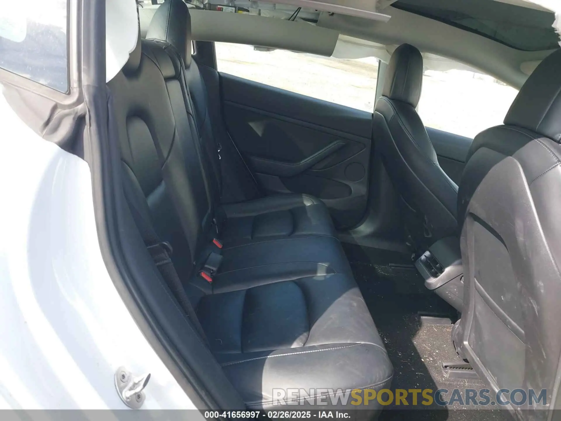 8 fotografías del automóvil dañado 5YJ3E1EB4NF250056 TESLA MODEL 3 2022