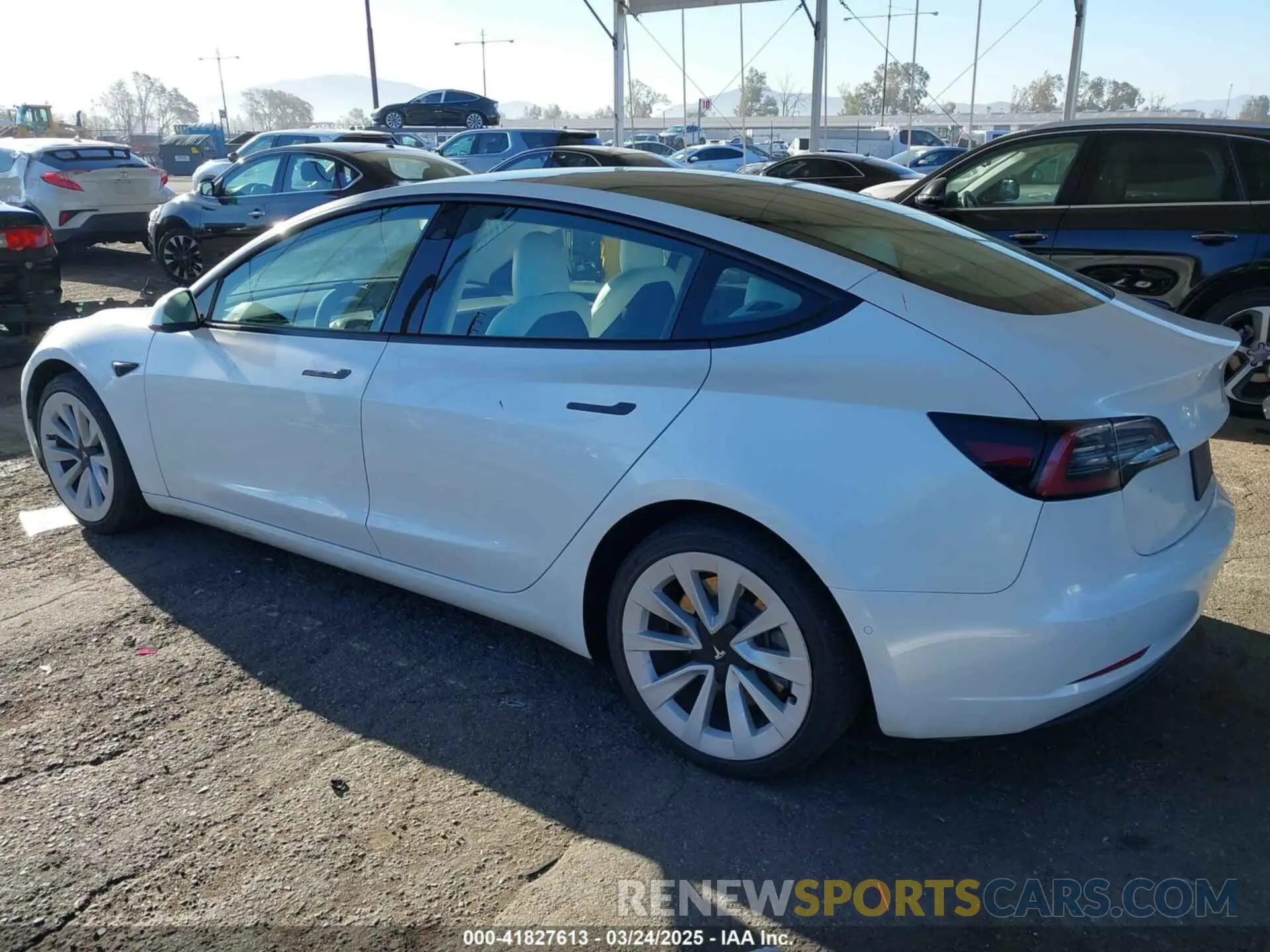 3 fotografías del automóvil dañado 5YJ3E1EB4NF331218 TESLA MODEL 3 2022