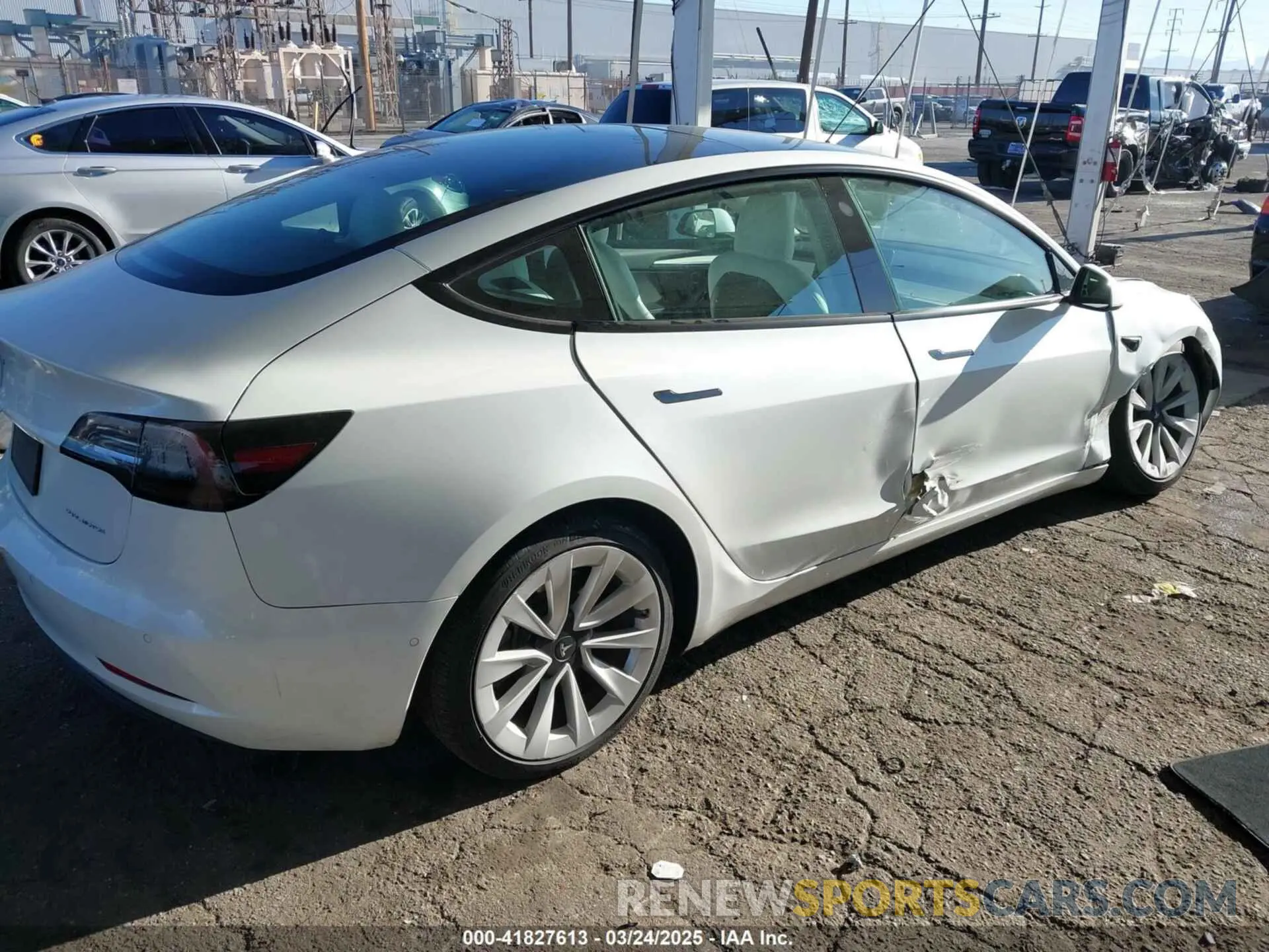 4 fotografías del automóvil dañado 5YJ3E1EB4NF331218 TESLA MODEL 3 2022