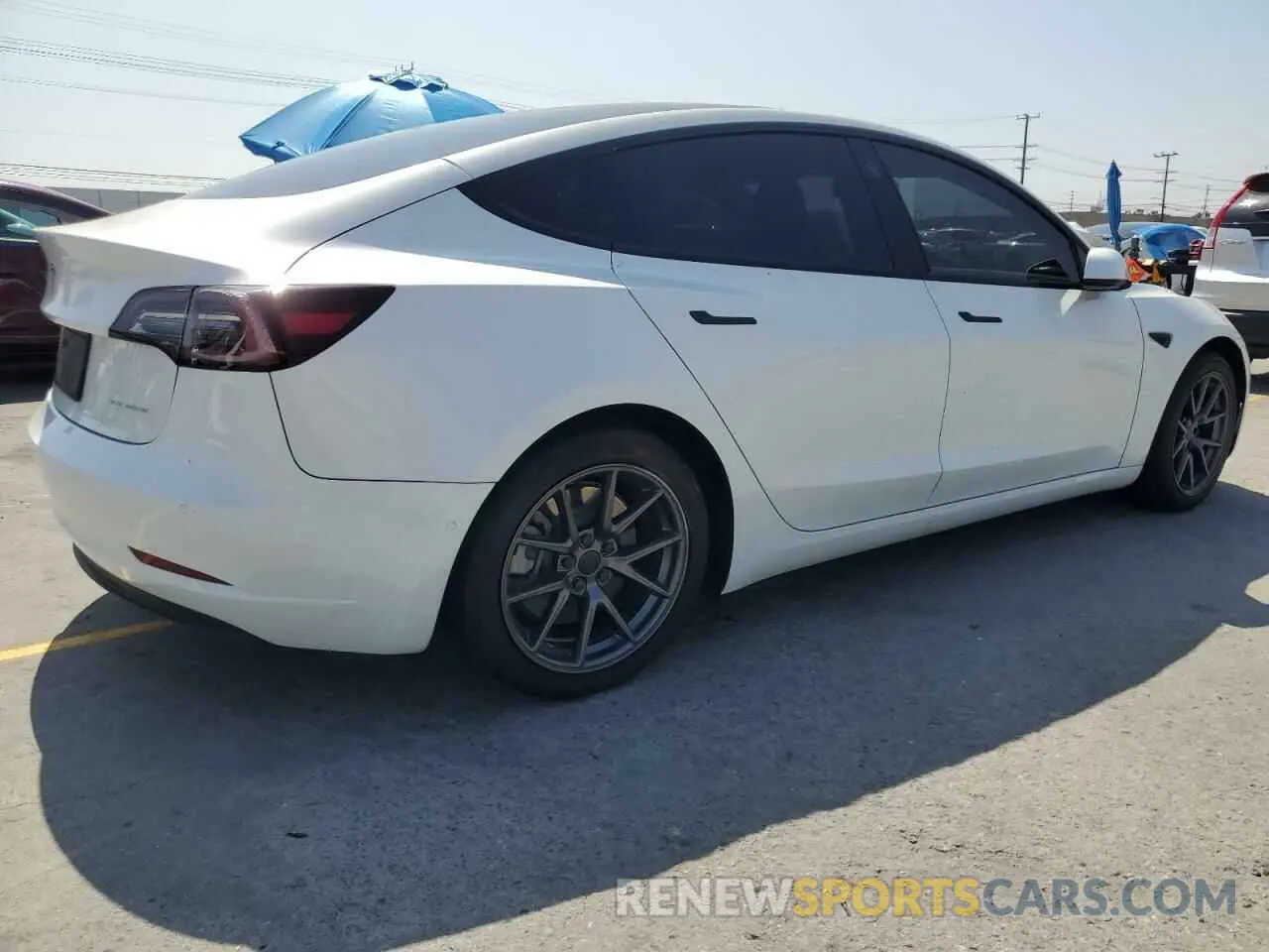 3 fotografías del automóvil dañado 5YJ3E1EB4NF332403 TESLA MODEL 3 2022