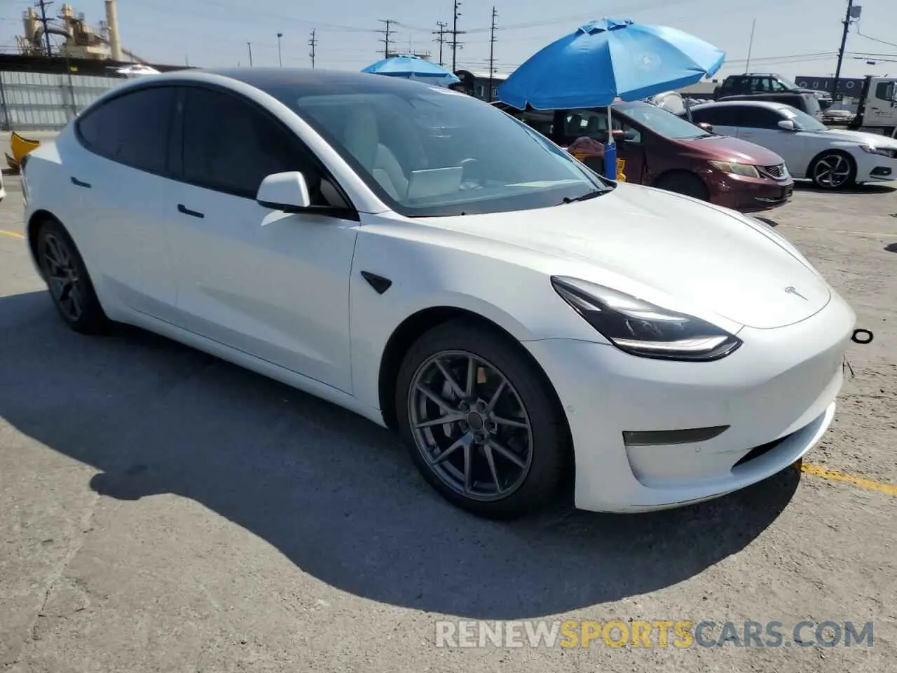 4 fotografías del automóvil dañado 5YJ3E1EB4NF332403 TESLA MODEL 3 2022