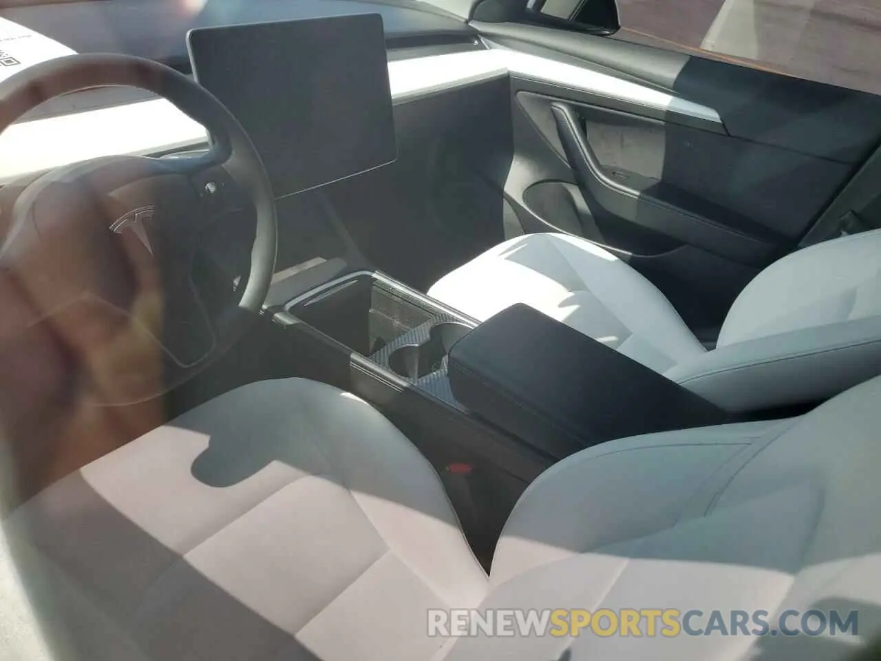 8 fotografías del automóvil dañado 5YJ3E1EB4NF332403 TESLA MODEL 3 2022