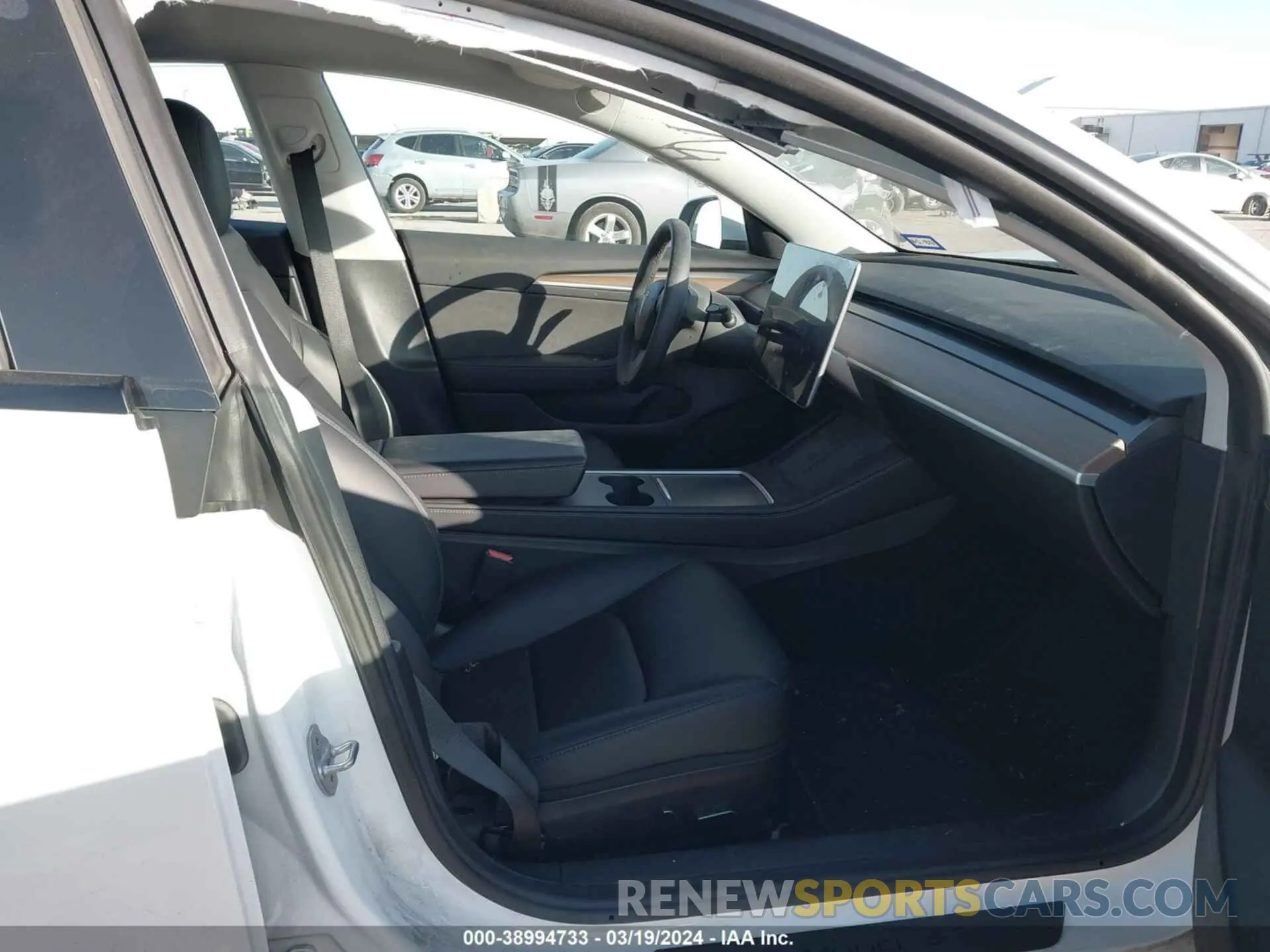 5 fotografías del automóvil dañado 5YJ3E1EB4NF334586 TESLA MODEL 3 2022