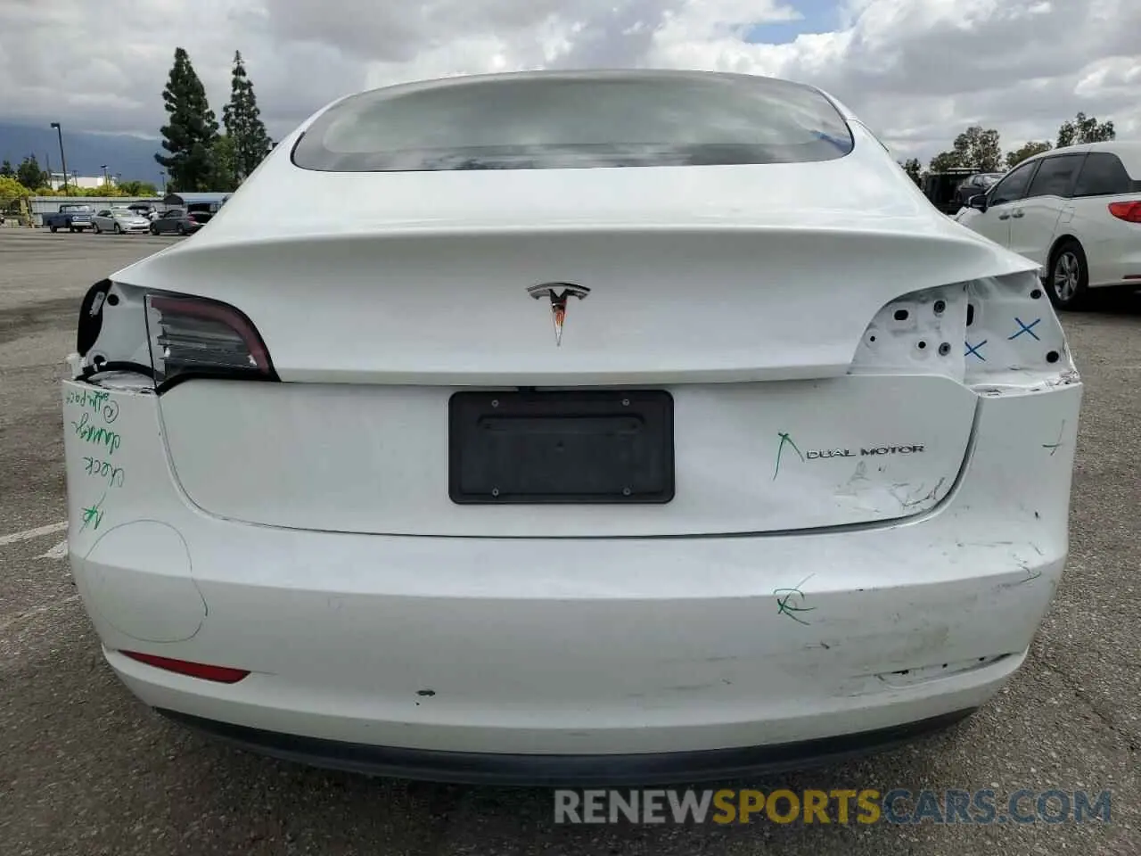 6 fotografías del automóvil dañado 5YJ3E1EB5NF166957 TESLA MODEL 3 2022