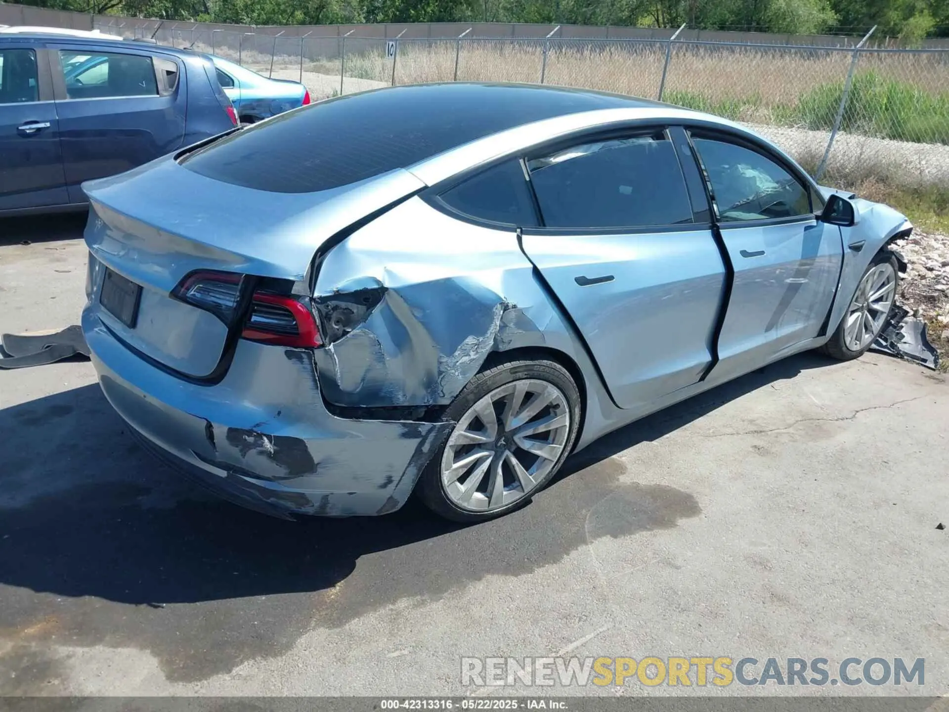 4 fotografías del automóvil dañado 5YJ3E1EB5NF270106 TESLA MODEL 3 2022