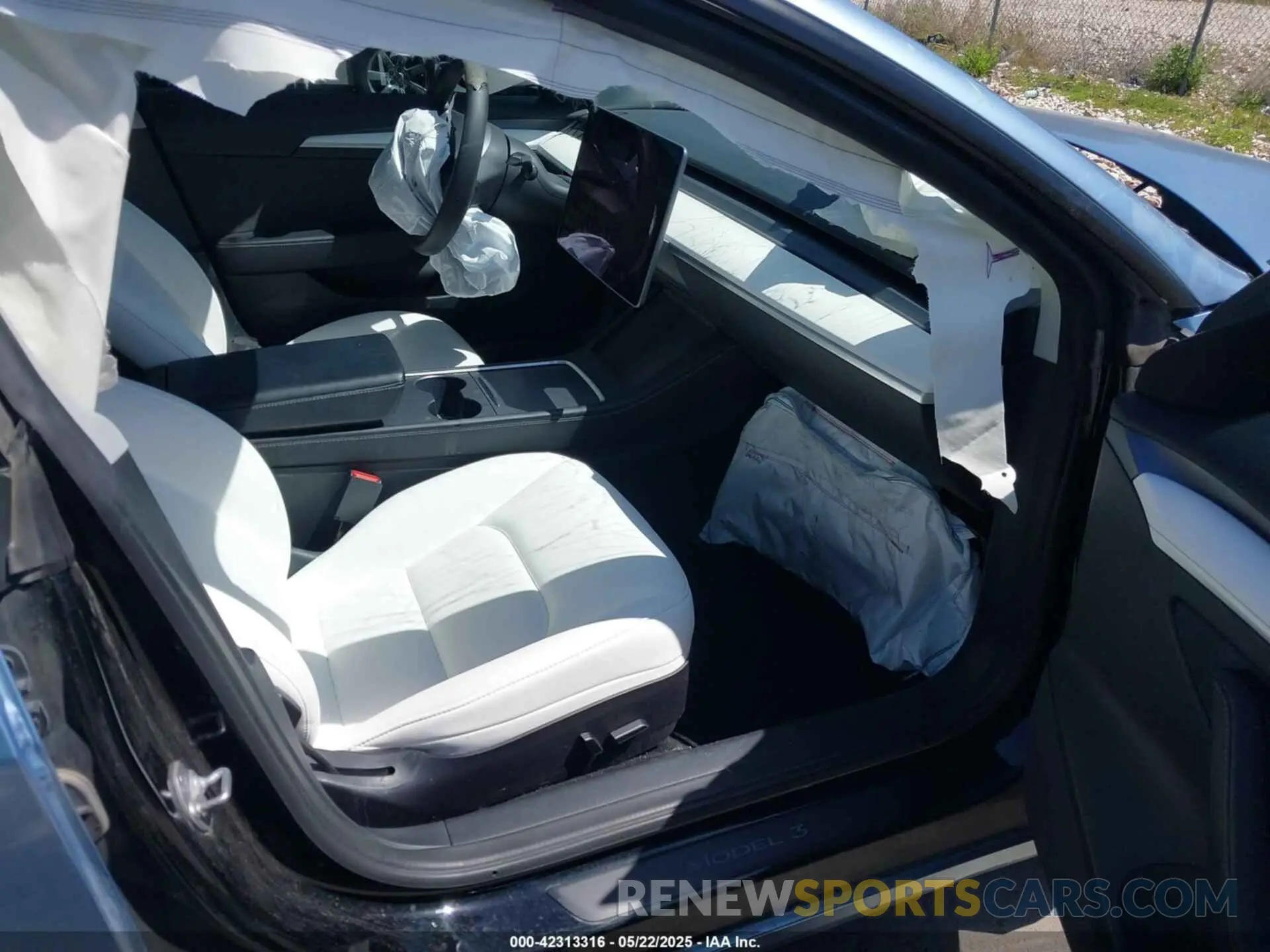 5 fotografías del automóvil dañado 5YJ3E1EB5NF270106 TESLA MODEL 3 2022