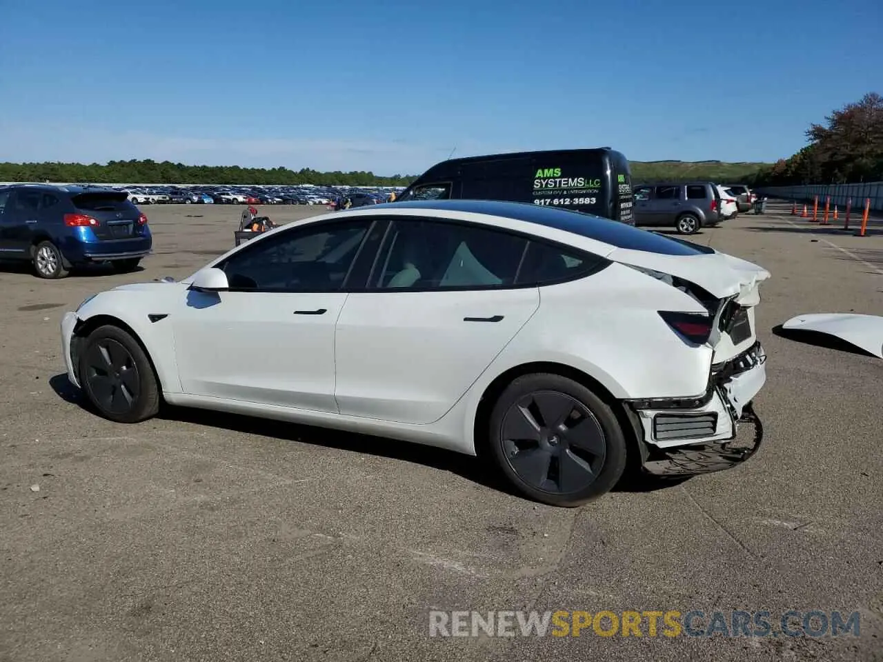 2 fotografías del automóvil dañado 5YJ3E1EB5NF270669 TESLA MODEL 3 2022