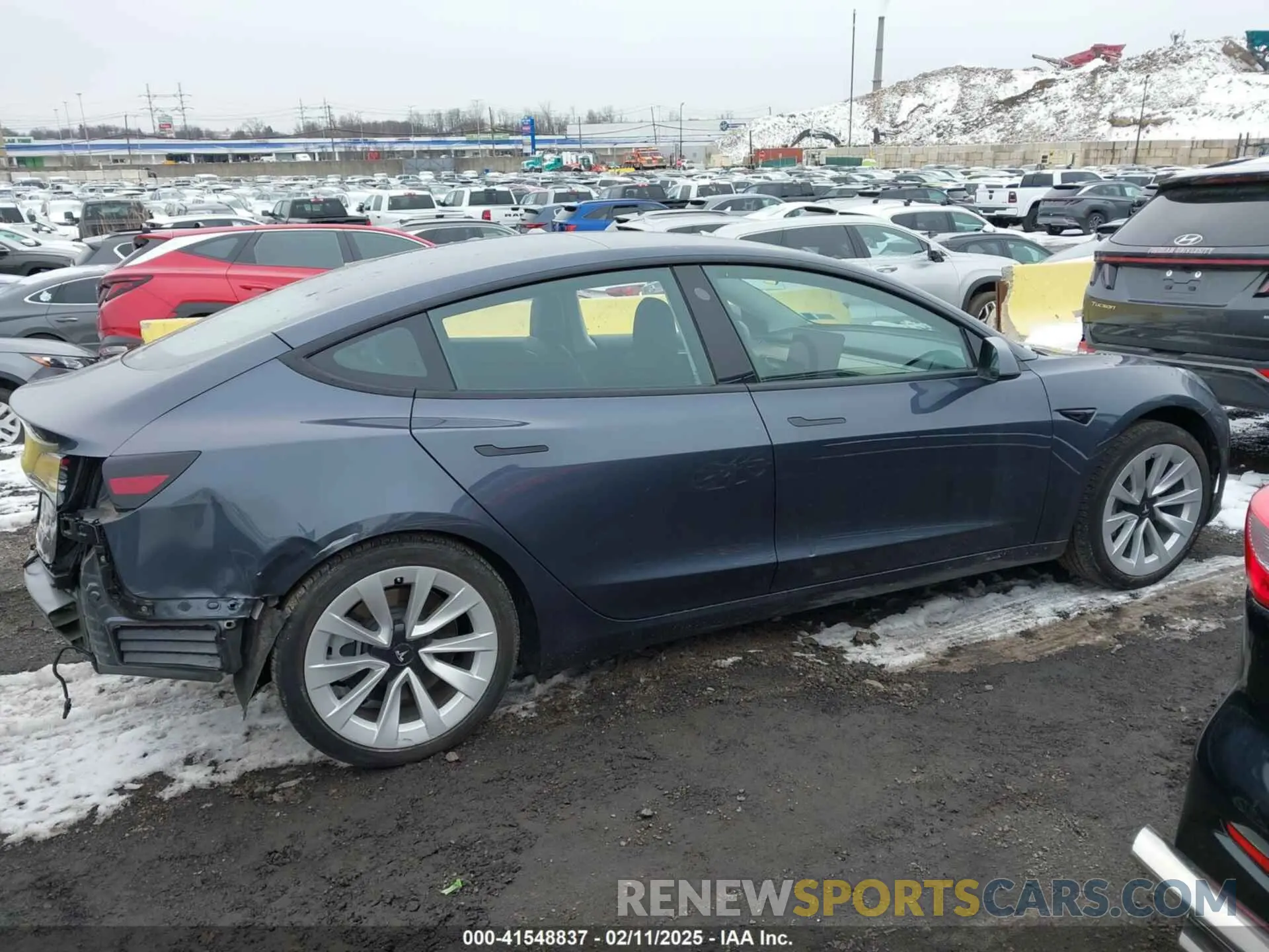 14 fotografías del automóvil dañado 5YJ3E1EB5NF271658 TESLA MODEL 3 2022