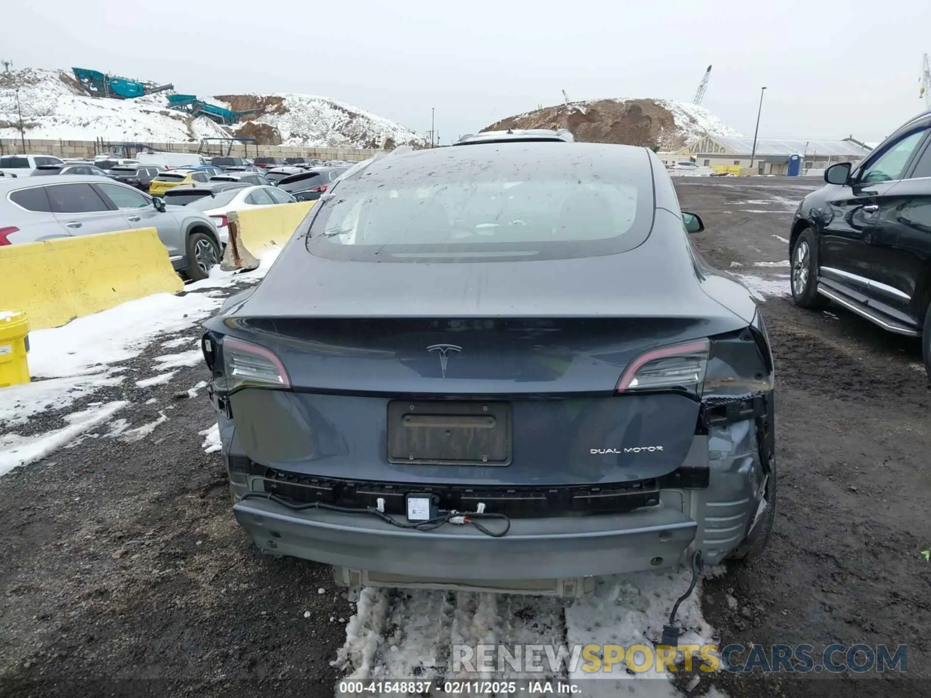 17 fotografías del automóvil dañado 5YJ3E1EB5NF271658 TESLA MODEL 3 2022