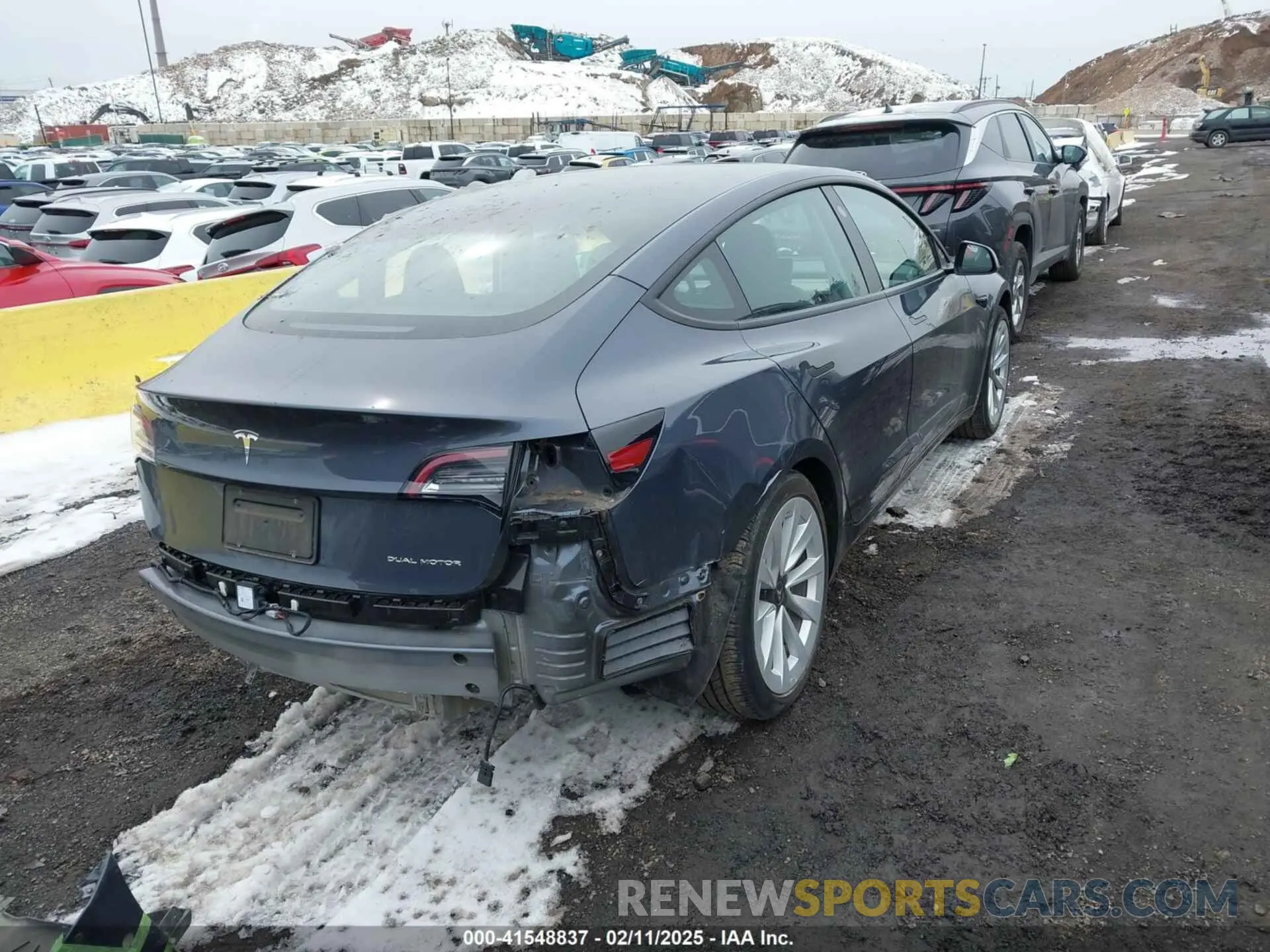 4 fotografías del automóvil dañado 5YJ3E1EB5NF271658 TESLA MODEL 3 2022
