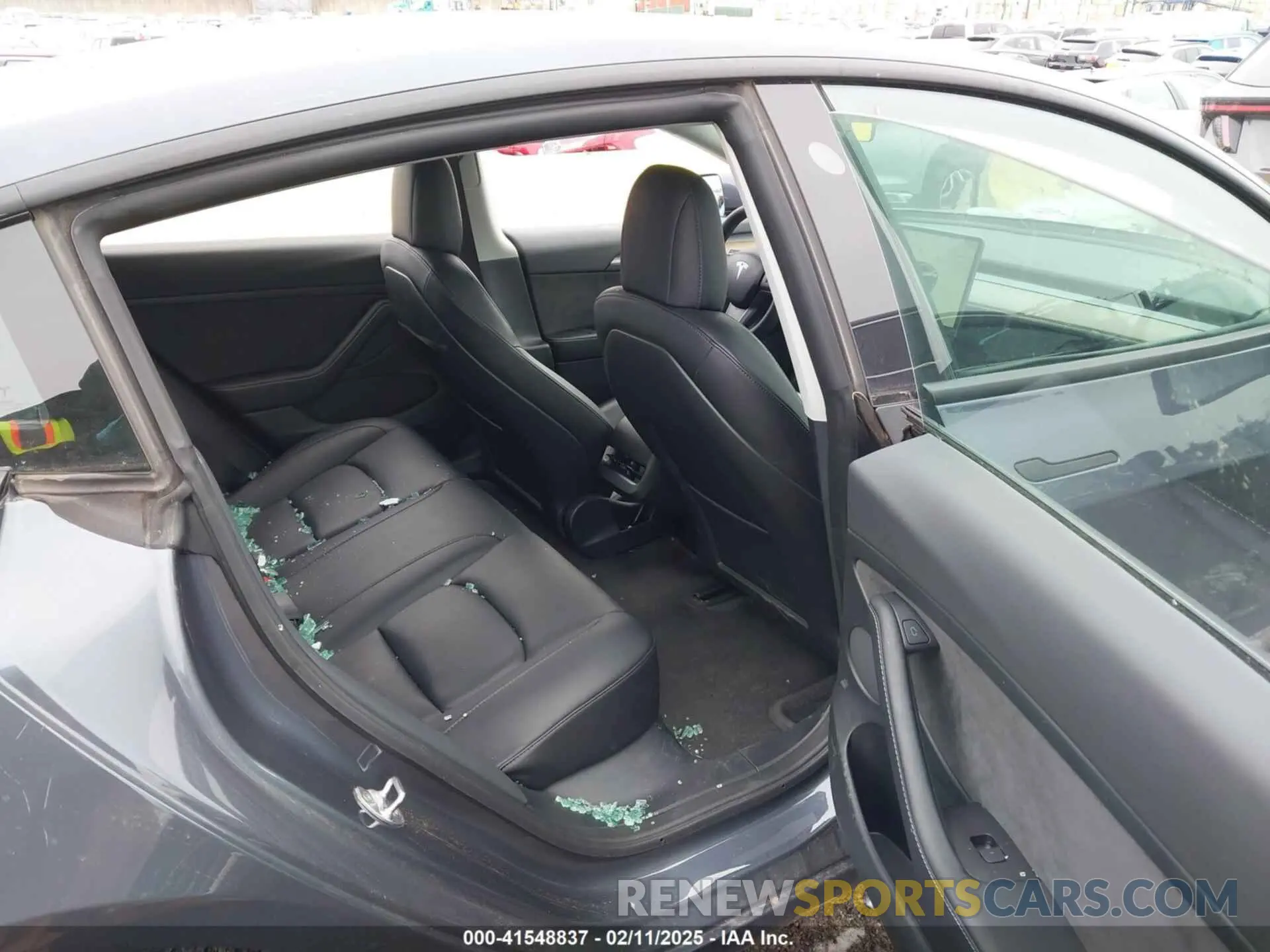 8 fotografías del automóvil dañado 5YJ3E1EB5NF271658 TESLA MODEL 3 2022
