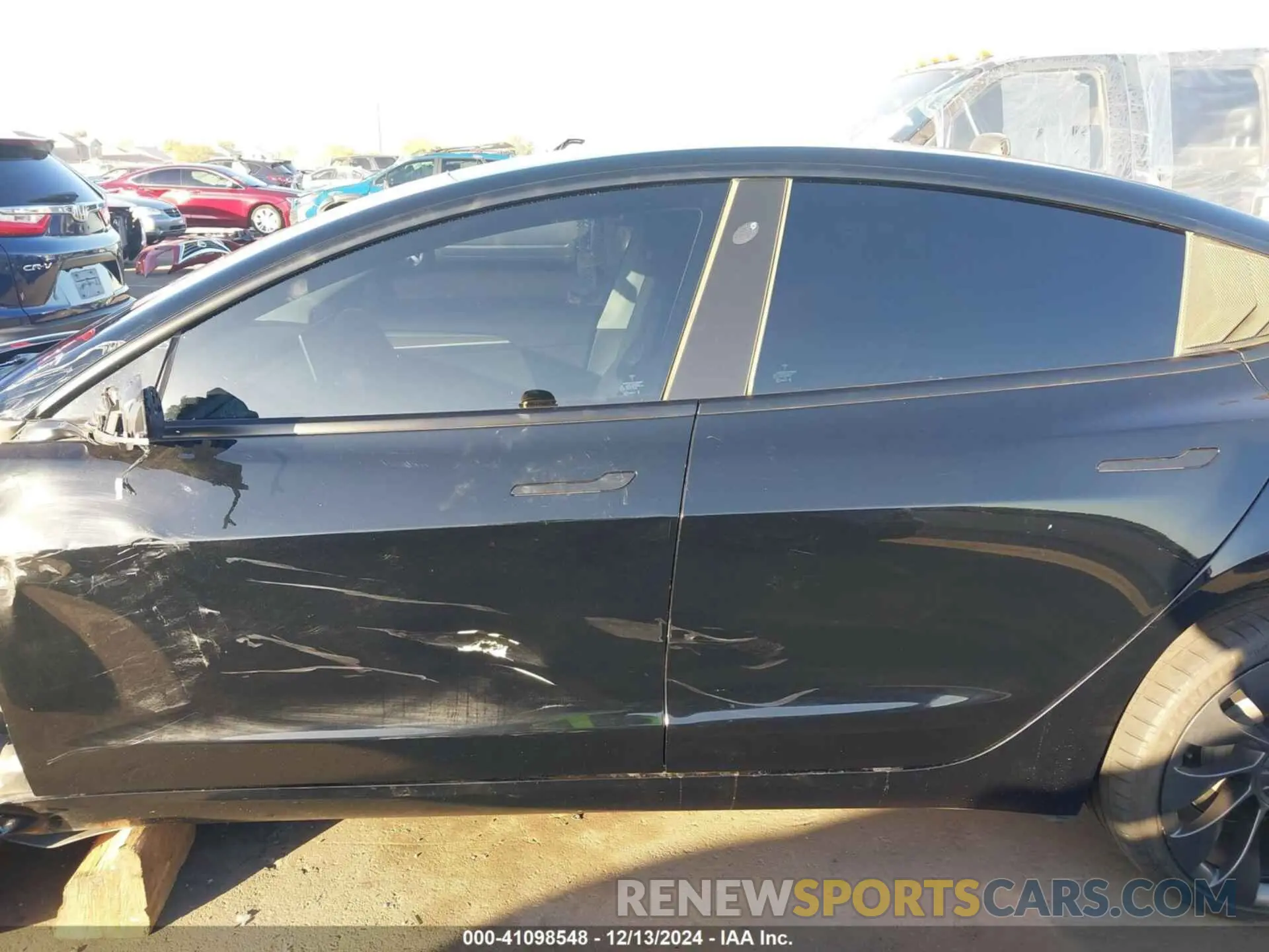 14 fotografías del automóvil dañado 5YJ3E1EB5NF313360 TESLA MODEL 3 2022