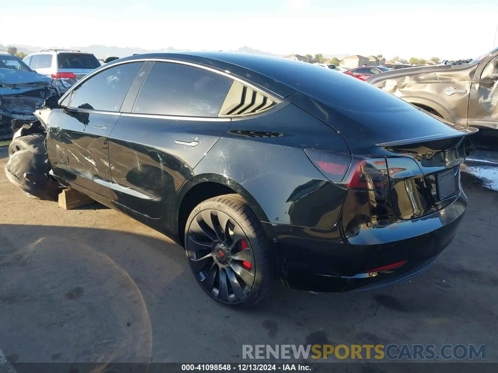 3 fotografías del automóvil dañado 5YJ3E1EB5NF313360 TESLA MODEL 3 2022