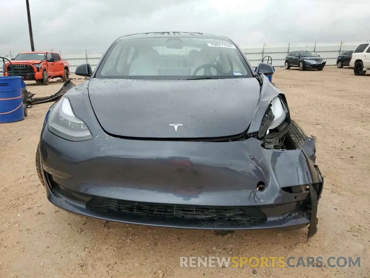 5 fotografías del automóvil dañado 5YJ3E1EB5NF330658 TESLA MODEL 3 2022