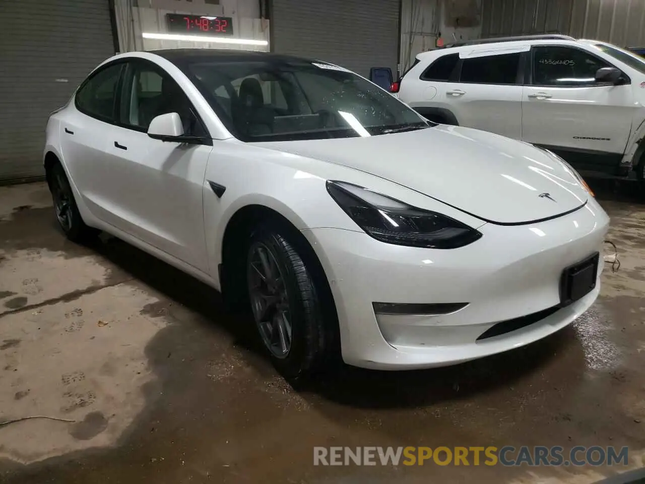 4 fotografías del automóvil dañado 5YJ3E1EB5NF334516 TESLA MODEL 3 2022