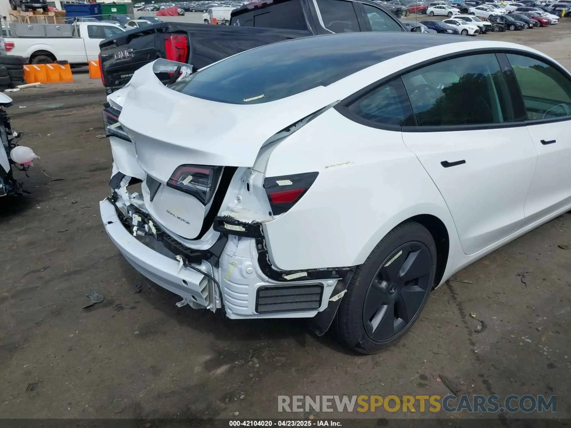 16 fotografías del automóvil dañado 5YJ3E1EB5NF349078 TESLA MODEL 3 2022