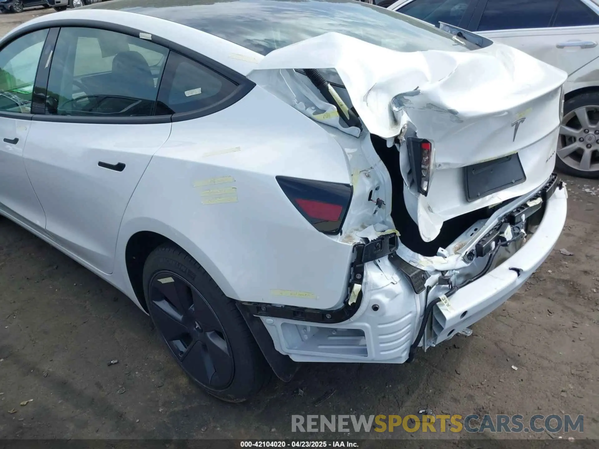 17 fotografías del automóvil dañado 5YJ3E1EB5NF349078 TESLA MODEL 3 2022