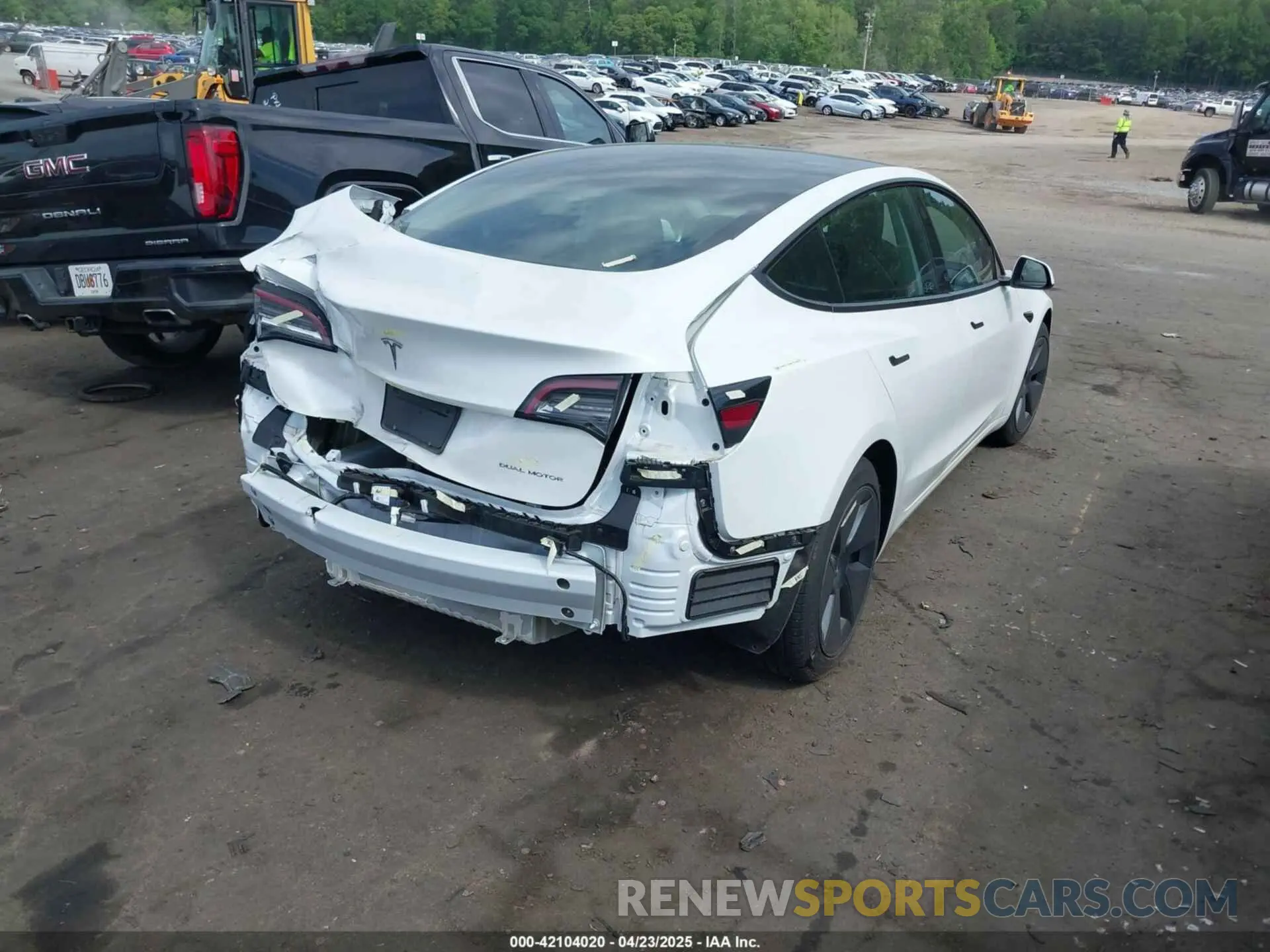4 fotografías del automóvil dañado 5YJ3E1EB5NF349078 TESLA MODEL 3 2022